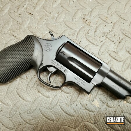 Powder Coating: S.H.O.T,Pistol,Armor Black H-190,Revolver,Judge,Taurus,Handgun,Taurus Revolver