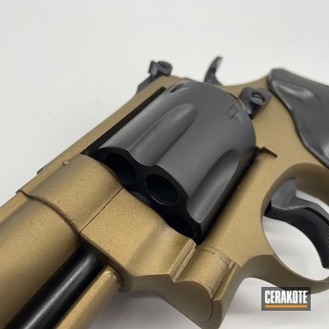 Smith & Wesson Revolver Golden Eye