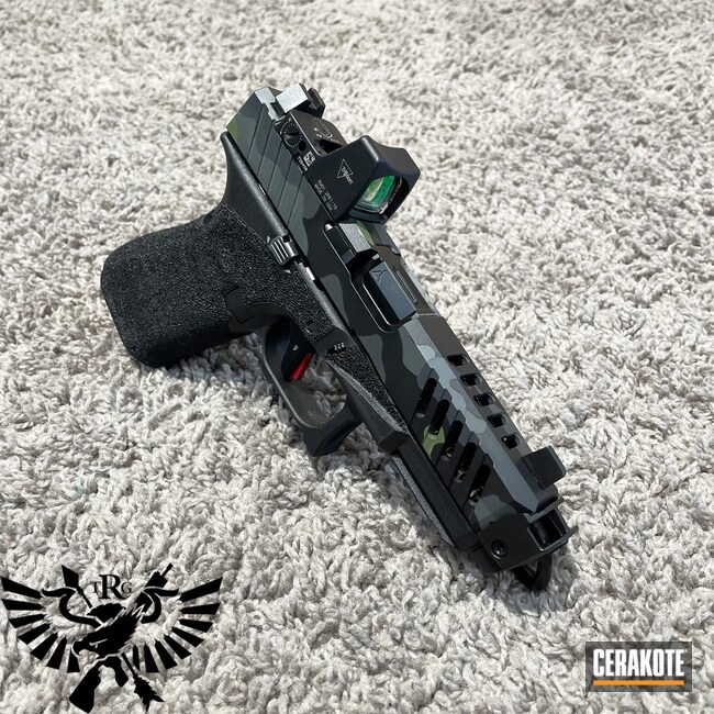 Cerakoted: S.H.O.T,Sniper Green H-229,Graphite Black H-146,Pistol,Glock,PLATINUM GREY H-337,SIG™ DARK GREY H-210,MultiCam Black