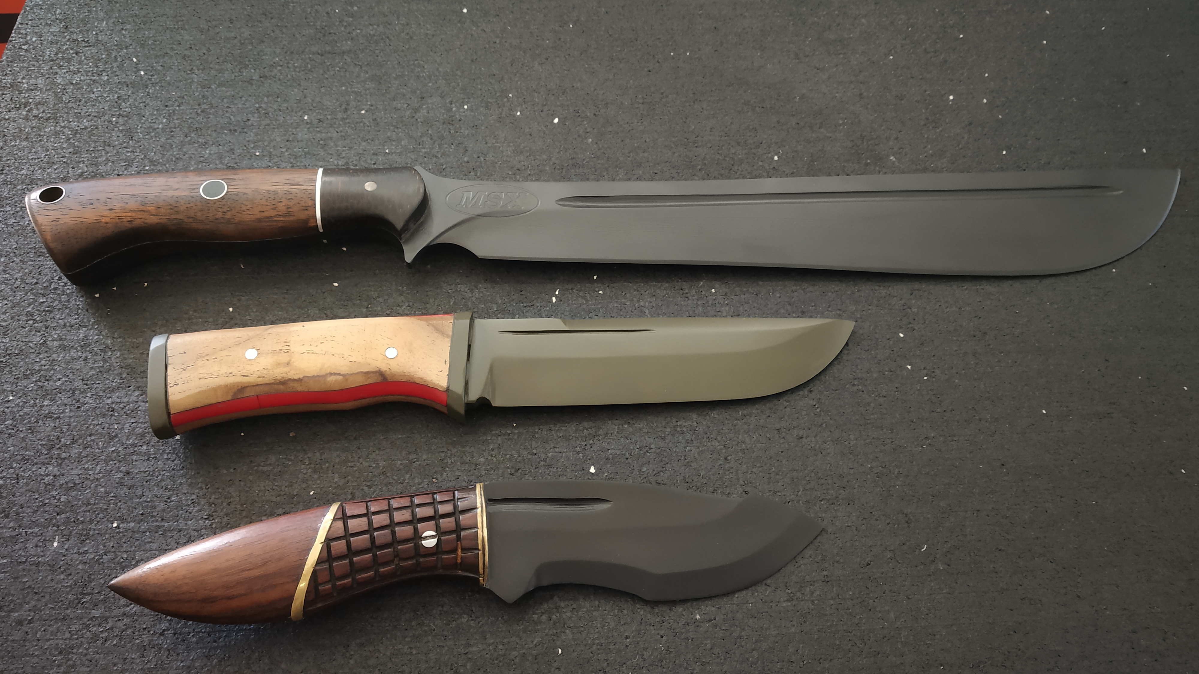 Cerakoted Knives With Graphite Black & O.D Green | Cerakote