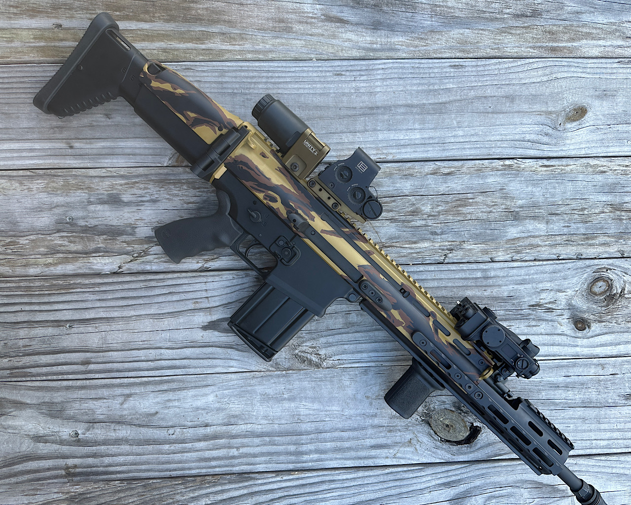 SCAR 17S in Custom Tiger Stripe | Cerakote