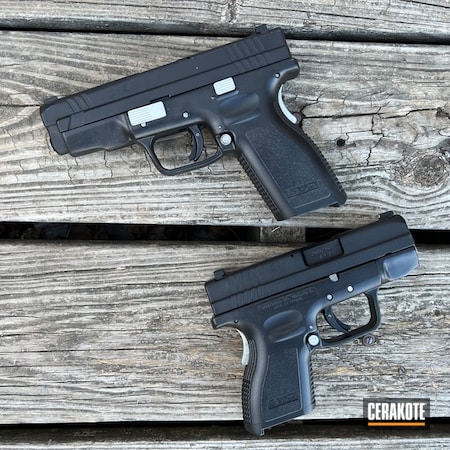 Powder Coating: Graphite Black H-146,Satin Aluminum H-151,S.H.O.T,Handguns,9mm Luger,Springfield XDM