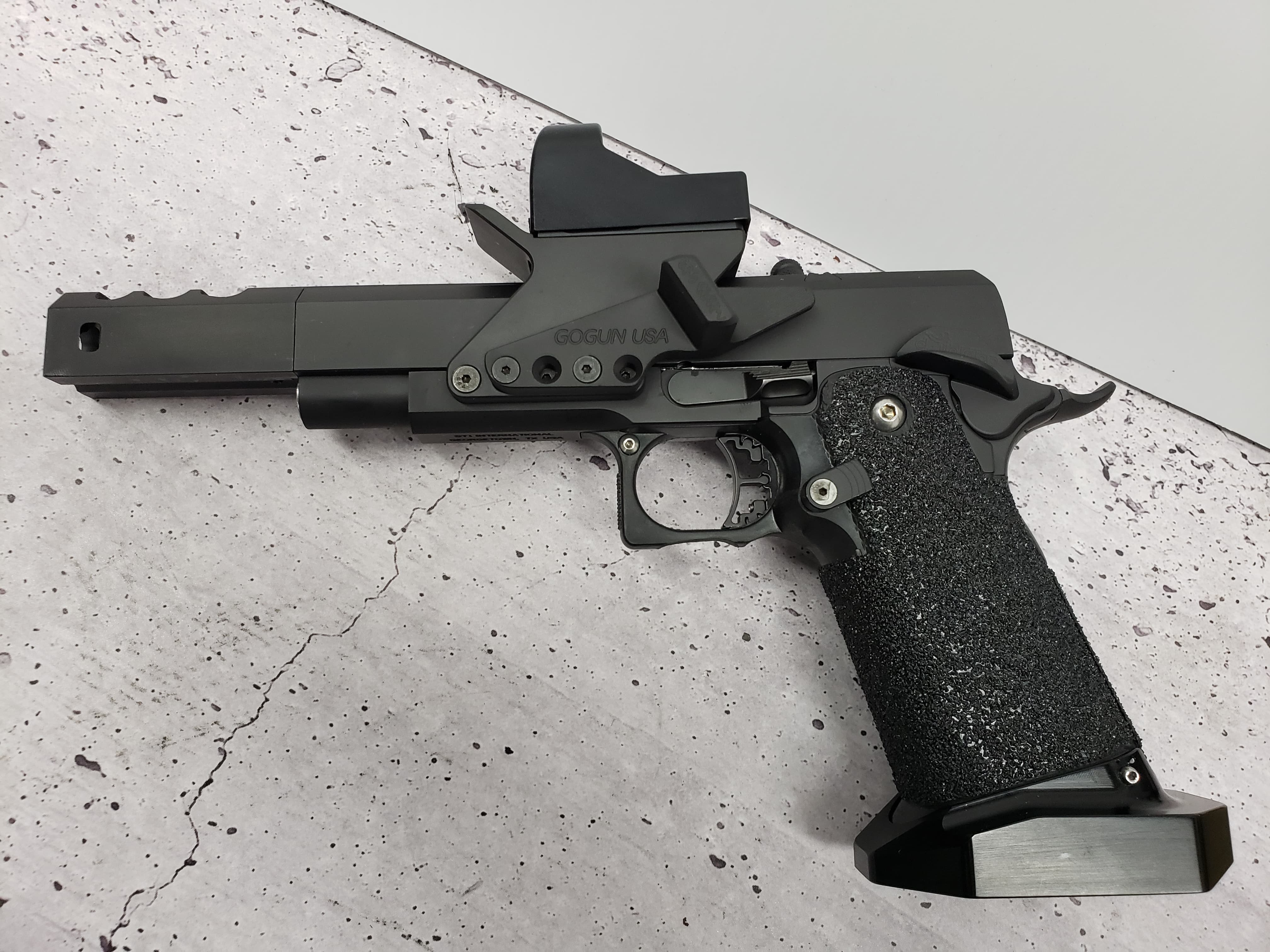 Infinity Graphite Infinity pistol in graphite black | Cerakote