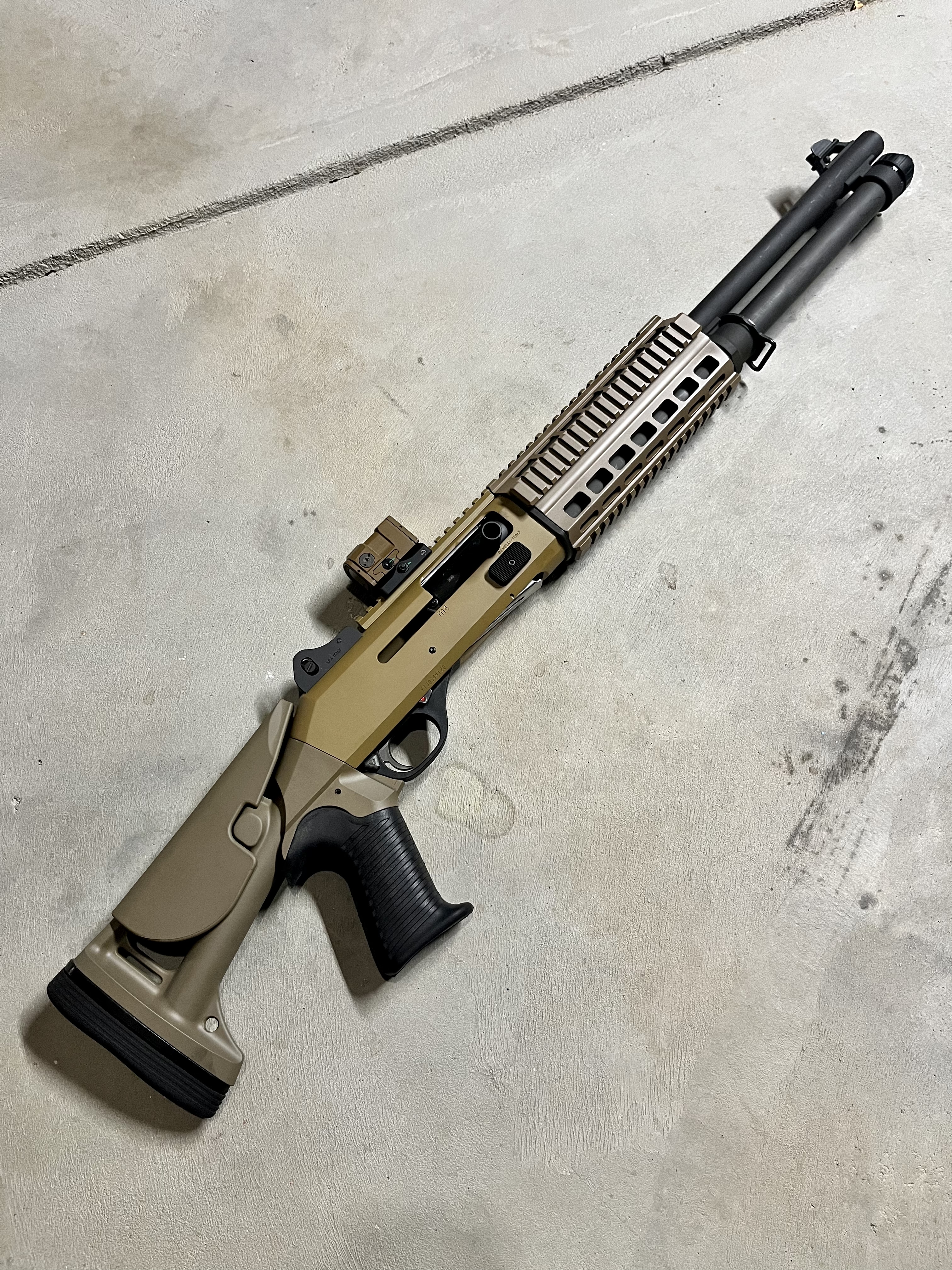 Valor Riflewerks Benelli M4 using a FS Field Drab, Earth, Sand, Cerakote Fx Riot and ...