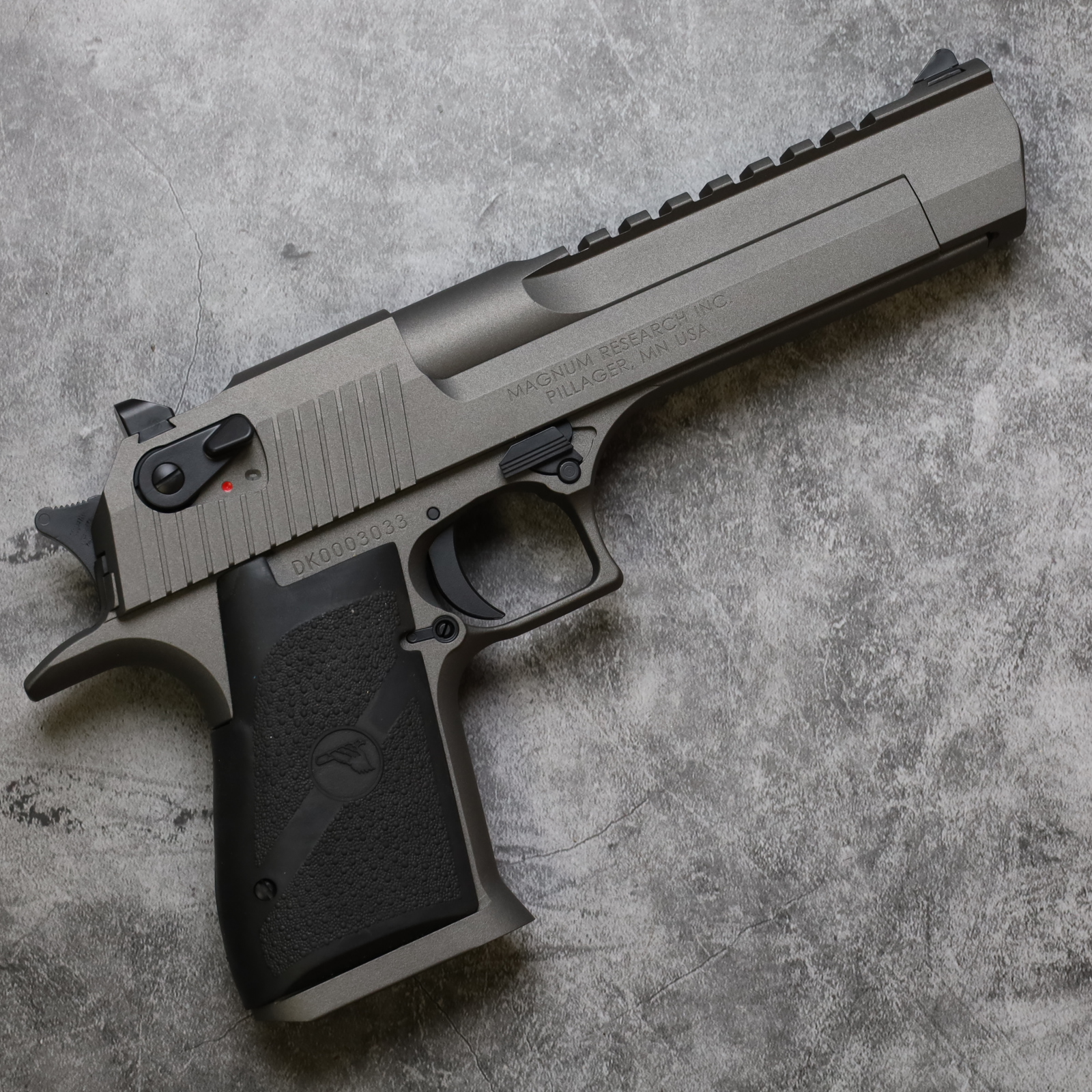 Deagle Desert Eagle finished in H-237 and E-100 | Cerakote