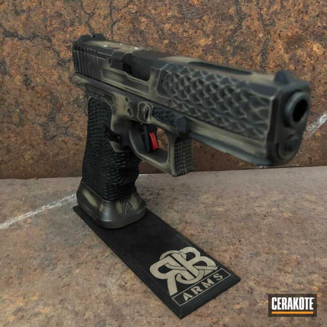 Cerakoted: S.H.O.T,Graphite Black H-146,Distressed,Burnt Bronze H-148,Glock,Glock 17