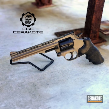 Revolver Cerakoted In Flat Dark Earth And Elite Blackout
