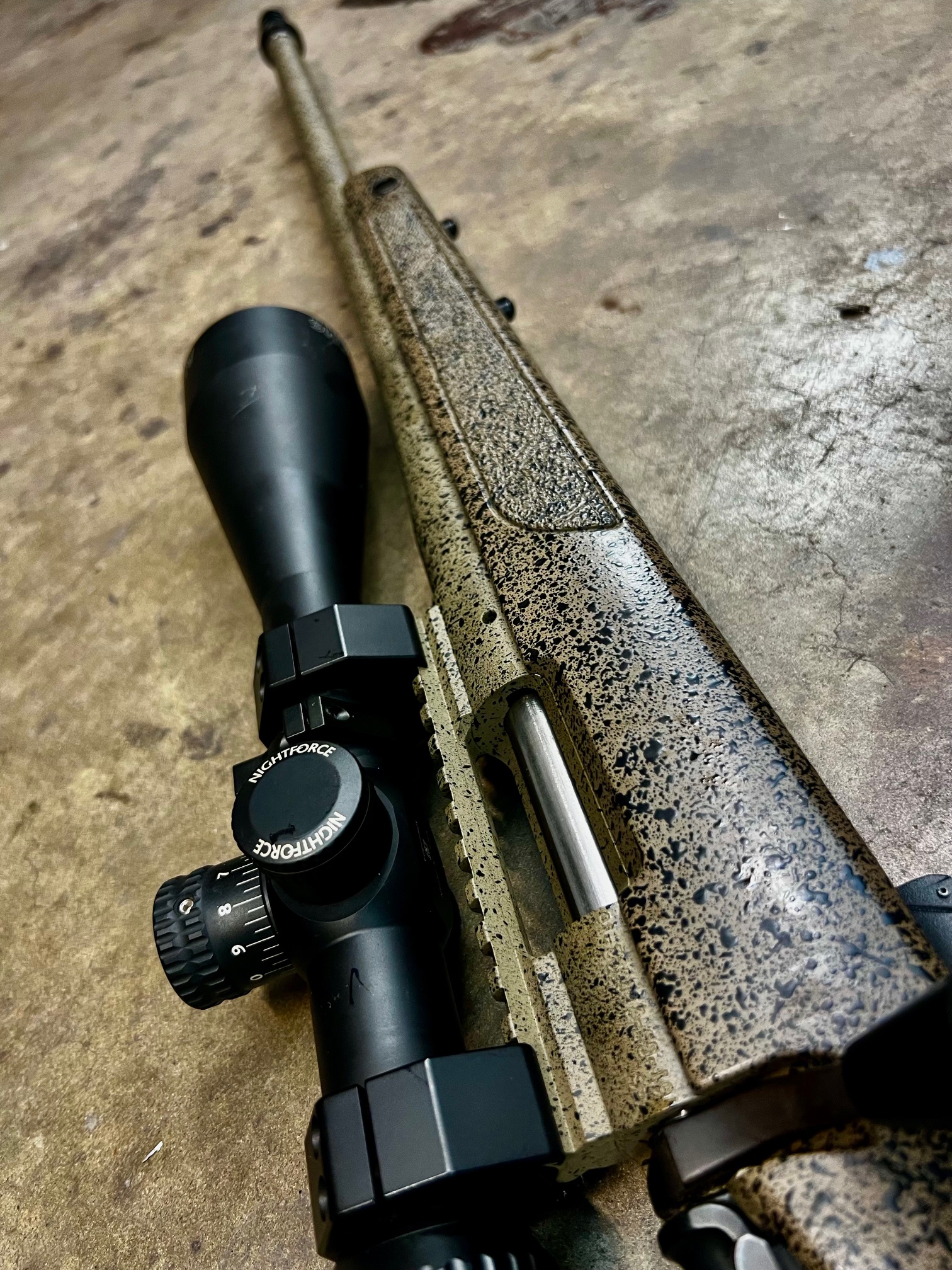 Splatter Painted Rifles Paint Splatter in Graphite Black and Magpul® Flat Dark Earth | Cerakote