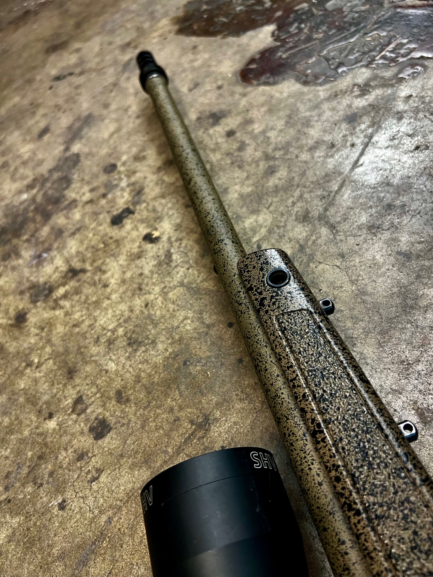 Splatter Painted Rifles Paint Splatter in Graphite Black and Magpul® Flat Dark Earth | Cerakote