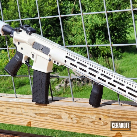 Powder Coating: Graphite Black H-146,Snow White H-136,Tactical Rifle,AR-15,Midwest Industries Handguard