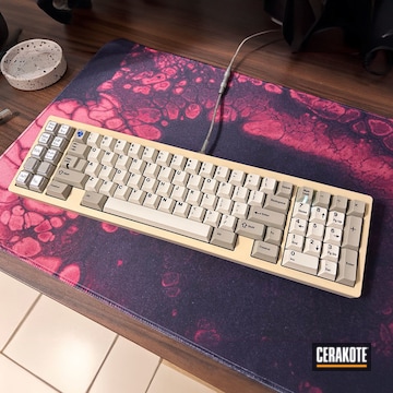 Geonworks W1-at - Custom Mechanical Keyboard Sprayed In Light Sand H-142