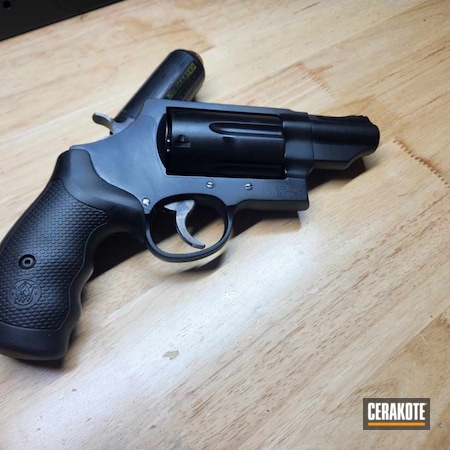 Powder Coating: Graphite Black H-146,45lc,Smith & Wesson Governor,.410