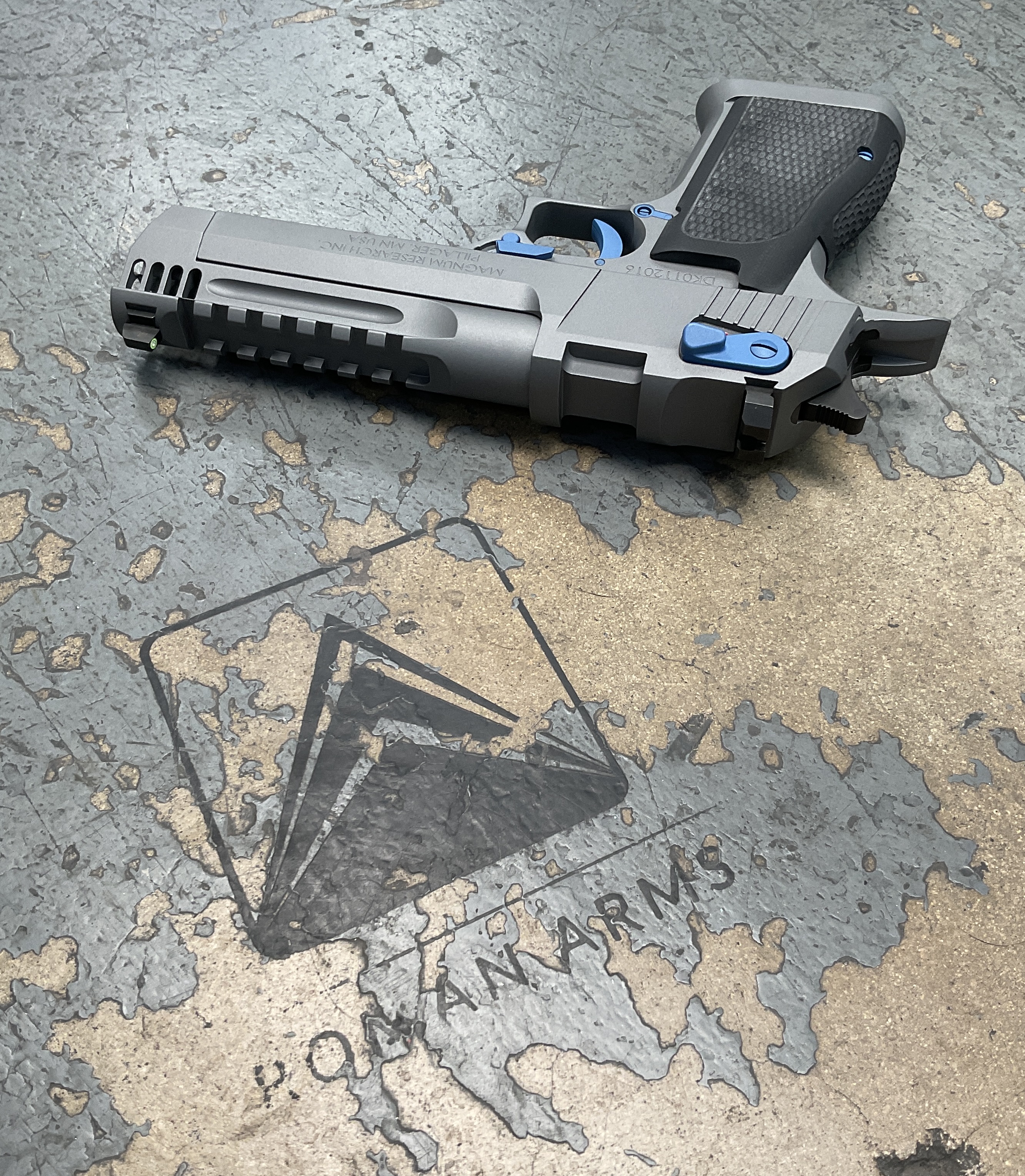 Deagle Trigger Desert Eagle 44mag finished with E-250 and H-326 | Cerakote