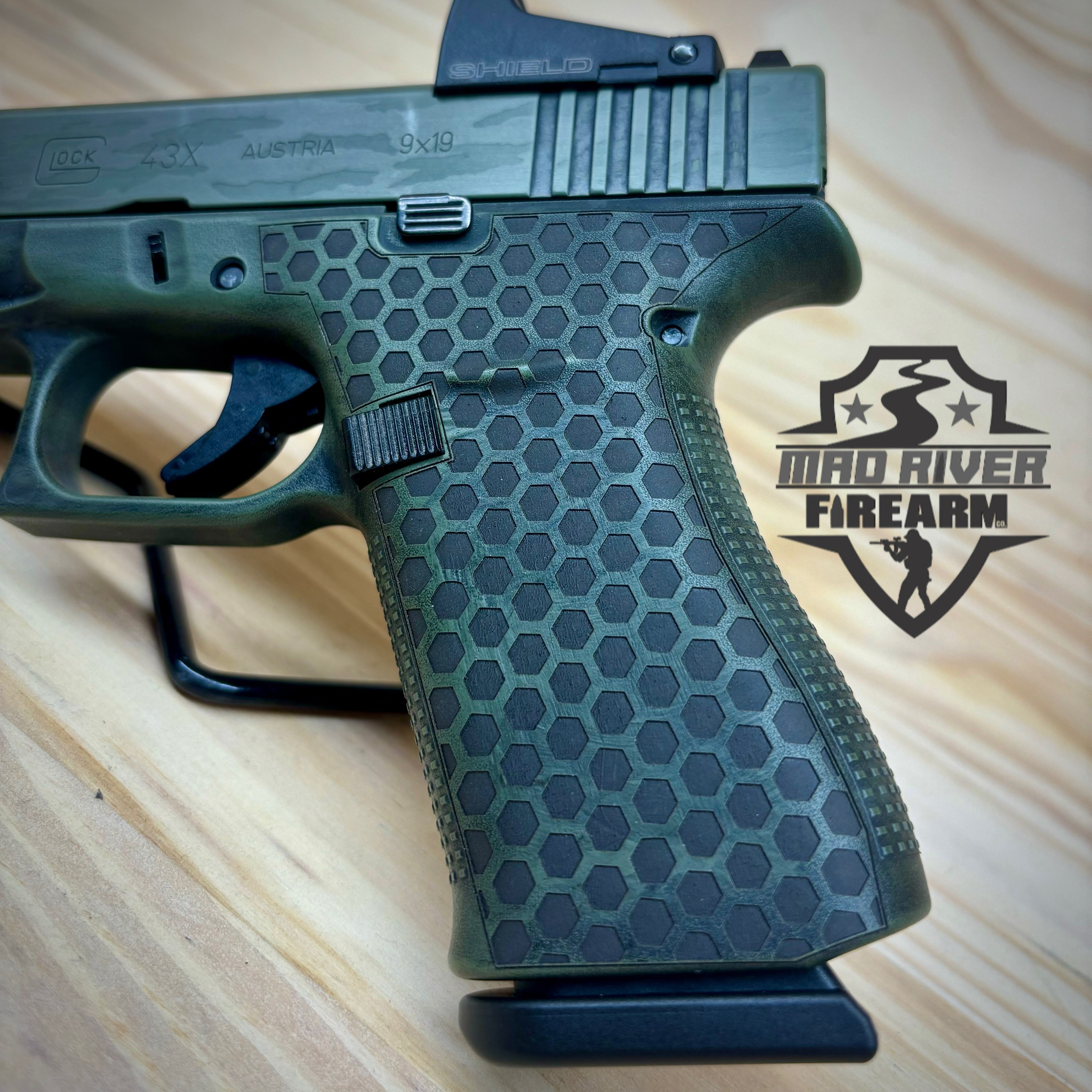 Powder Stippling CUSTOM GLOCK 43X CAMO + STIPPLING | Cerakote