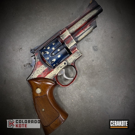 Powder Coating: Hidden White H-242,KEL-TEC® NAVY BLUE H-127,Smith & Wesson,S.H.O.T,Revolver,Custom Handgun,Light Sand H-142,Graphite Black H-146,Crimson H-221,Battleworn Flag,Distressed,Handguns,American Flag,Spatter Pattern,Handgun,Custom Revolver,Distressed American Flag,Distressed Flag