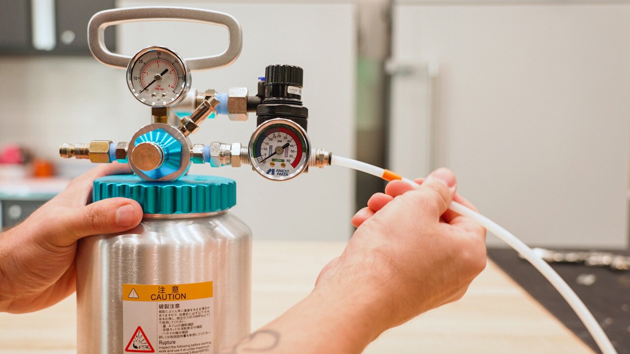 Air Pressure Hose into Regulator