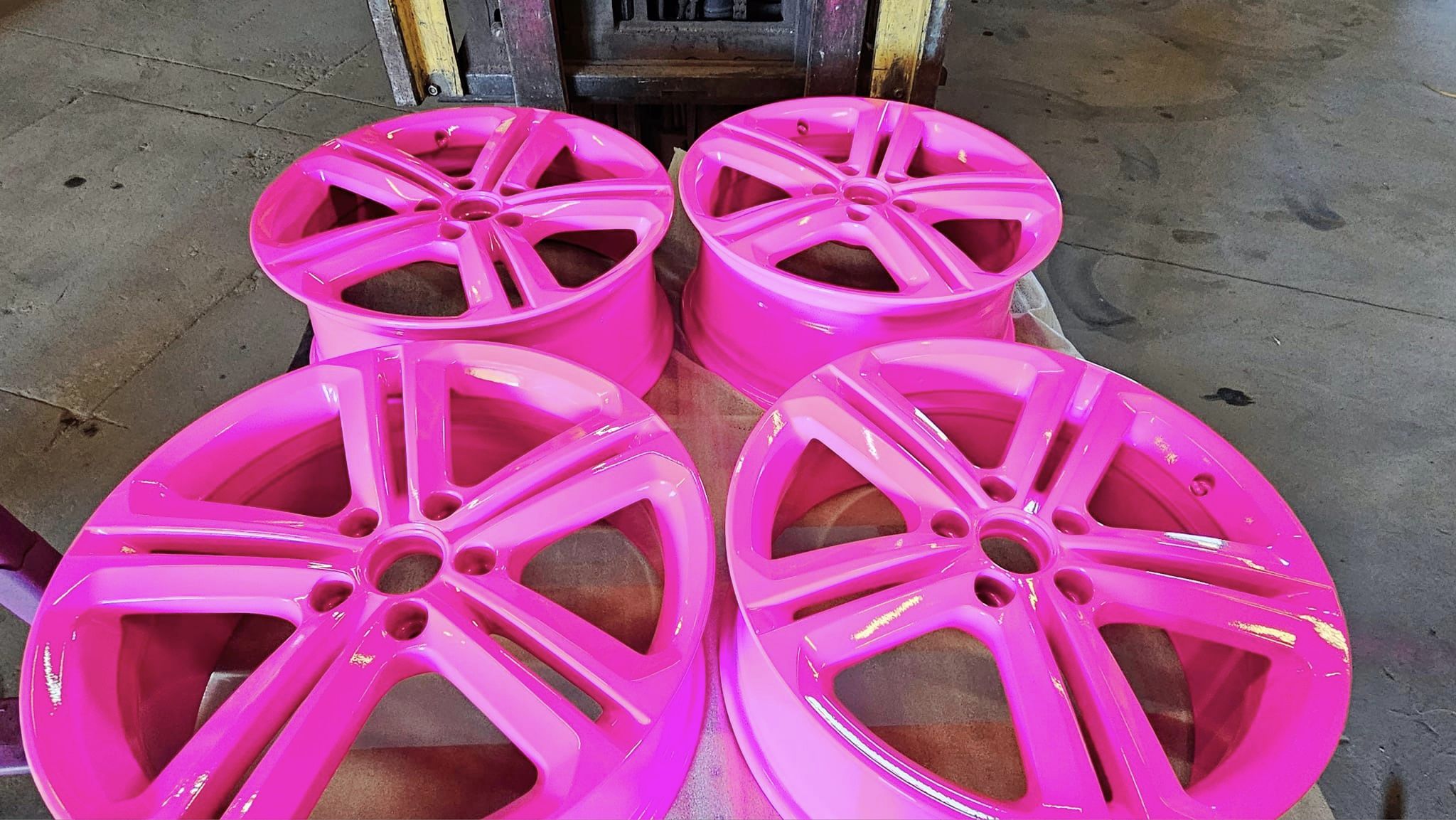 Aluminum Wheels with a Clear Vision and Sassy Finish | Prismatic Powders