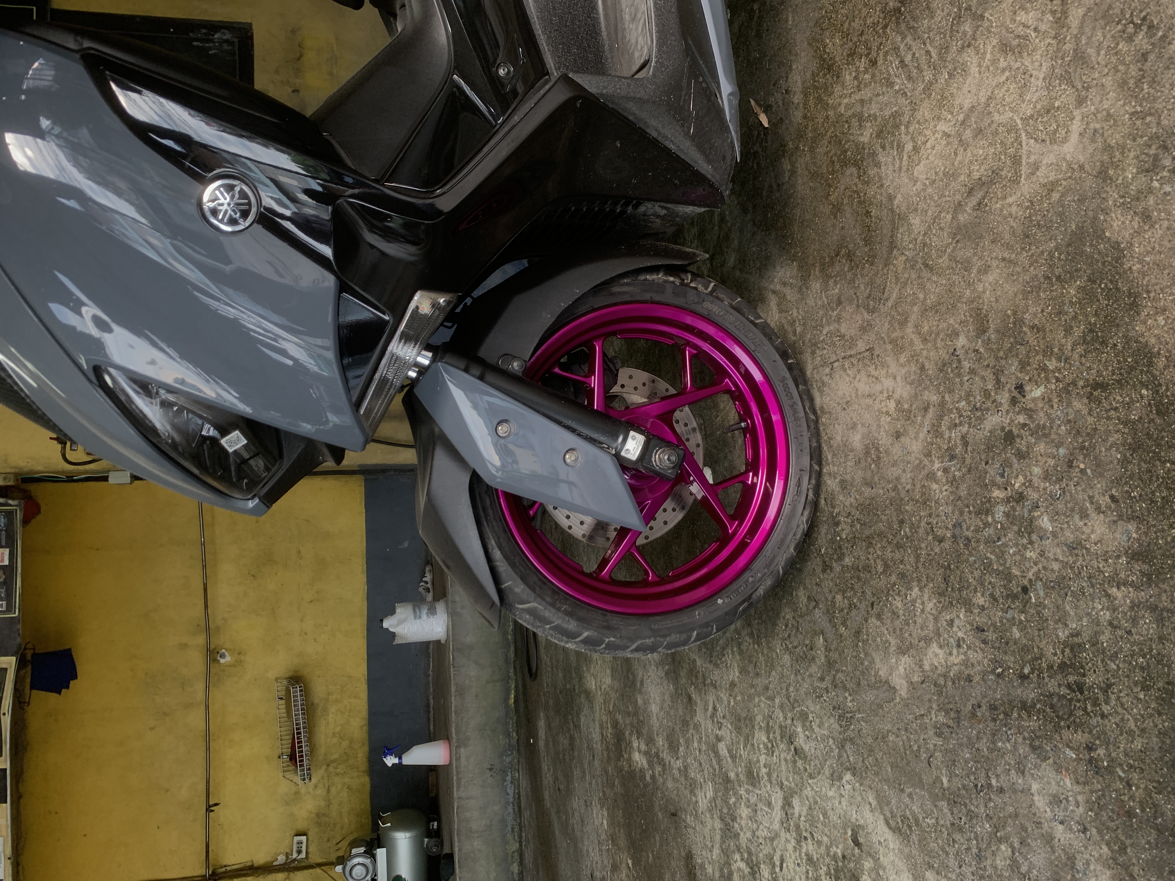 Xmax Oos Rim Yamaha Xmax rims on iLLusion violet | Prismatic Powders