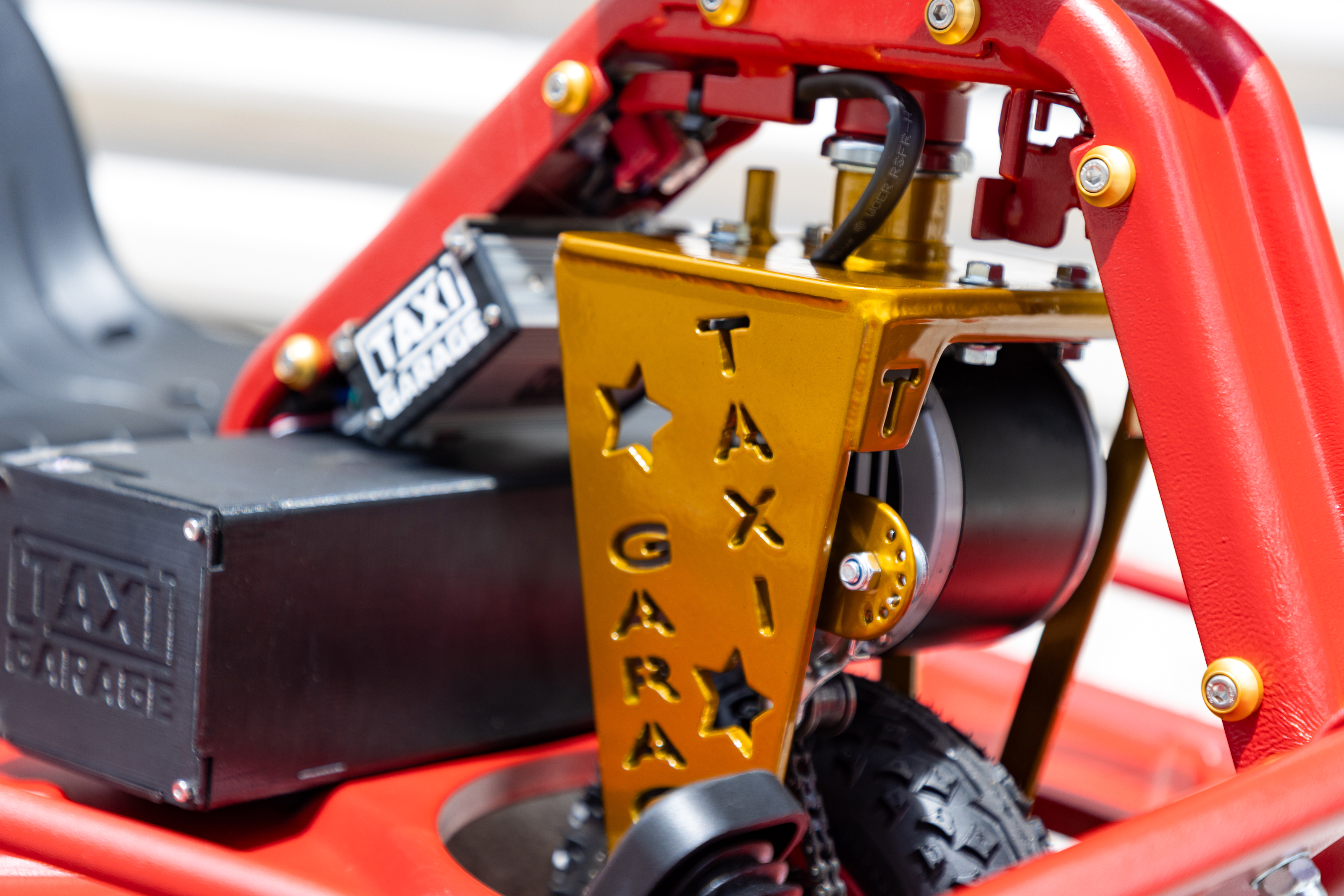 Racer Red/Illusion Gold Prize Taxi Garage Stage 4 Crazy Cart ...