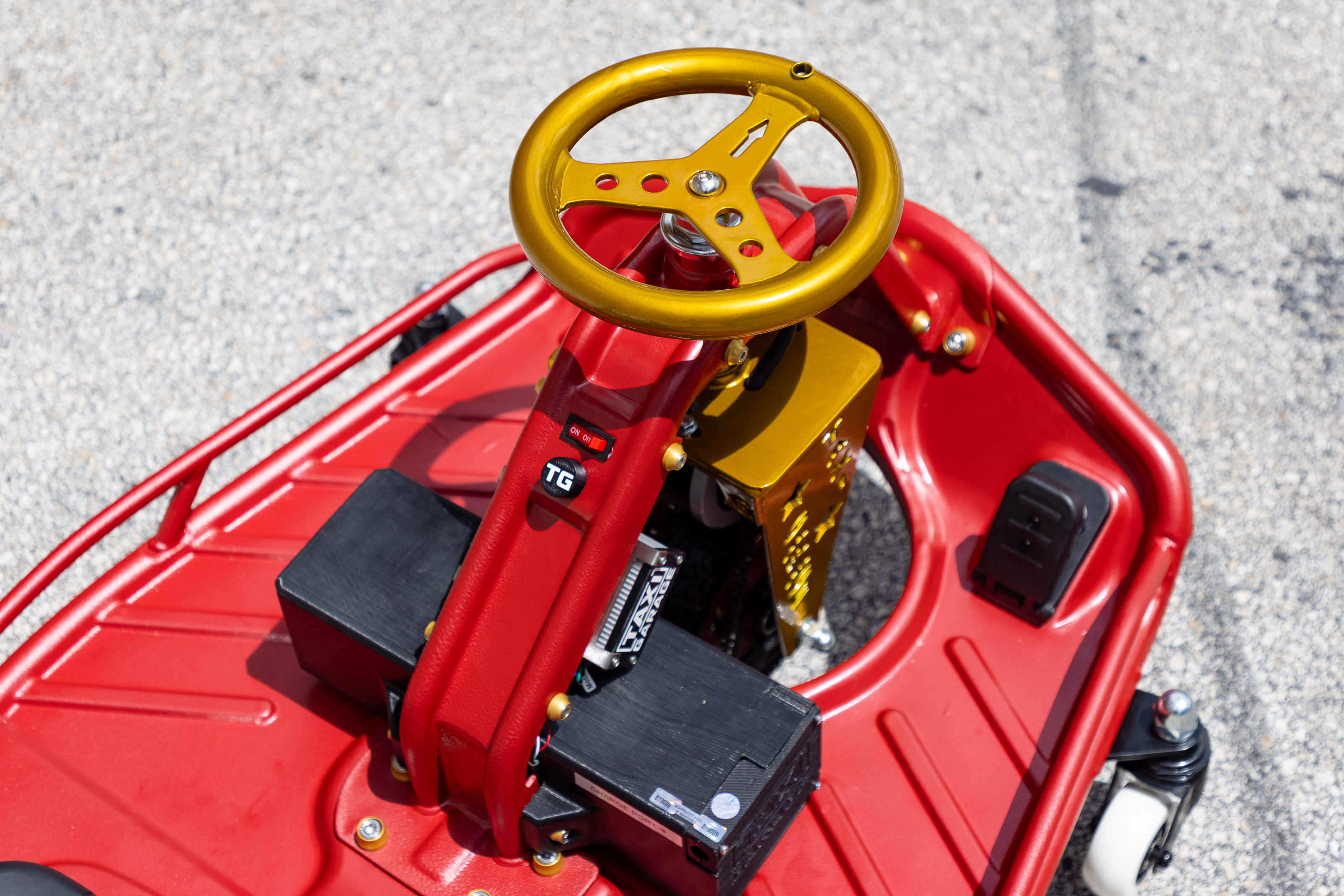 Racer Red/Illusion Gold Prize Taxi Garage Stage 4 Crazy Cart ...