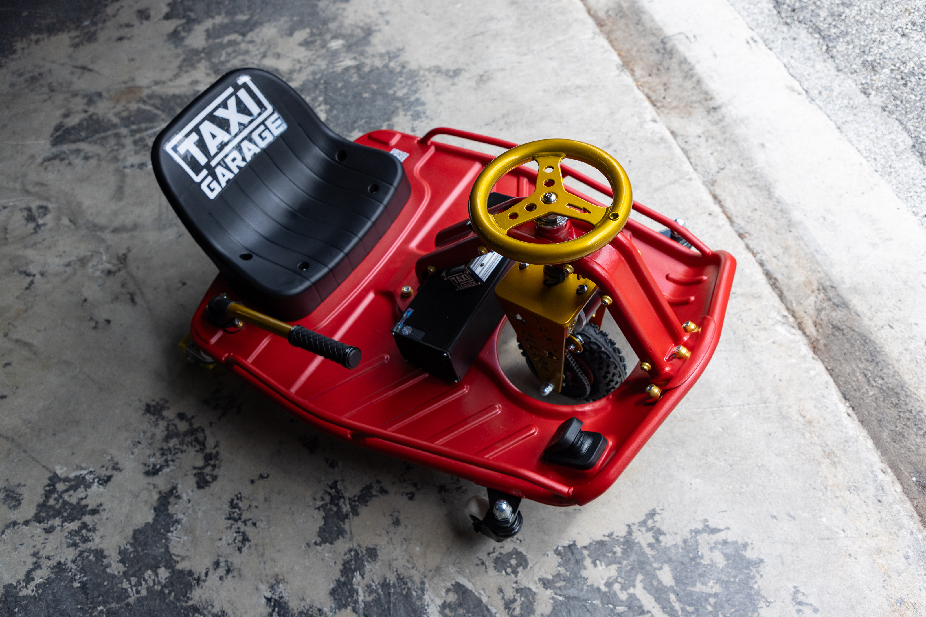 Racer Red/Illusion Gold Prize Taxi Garage Stage 4 Crazy Cart ...