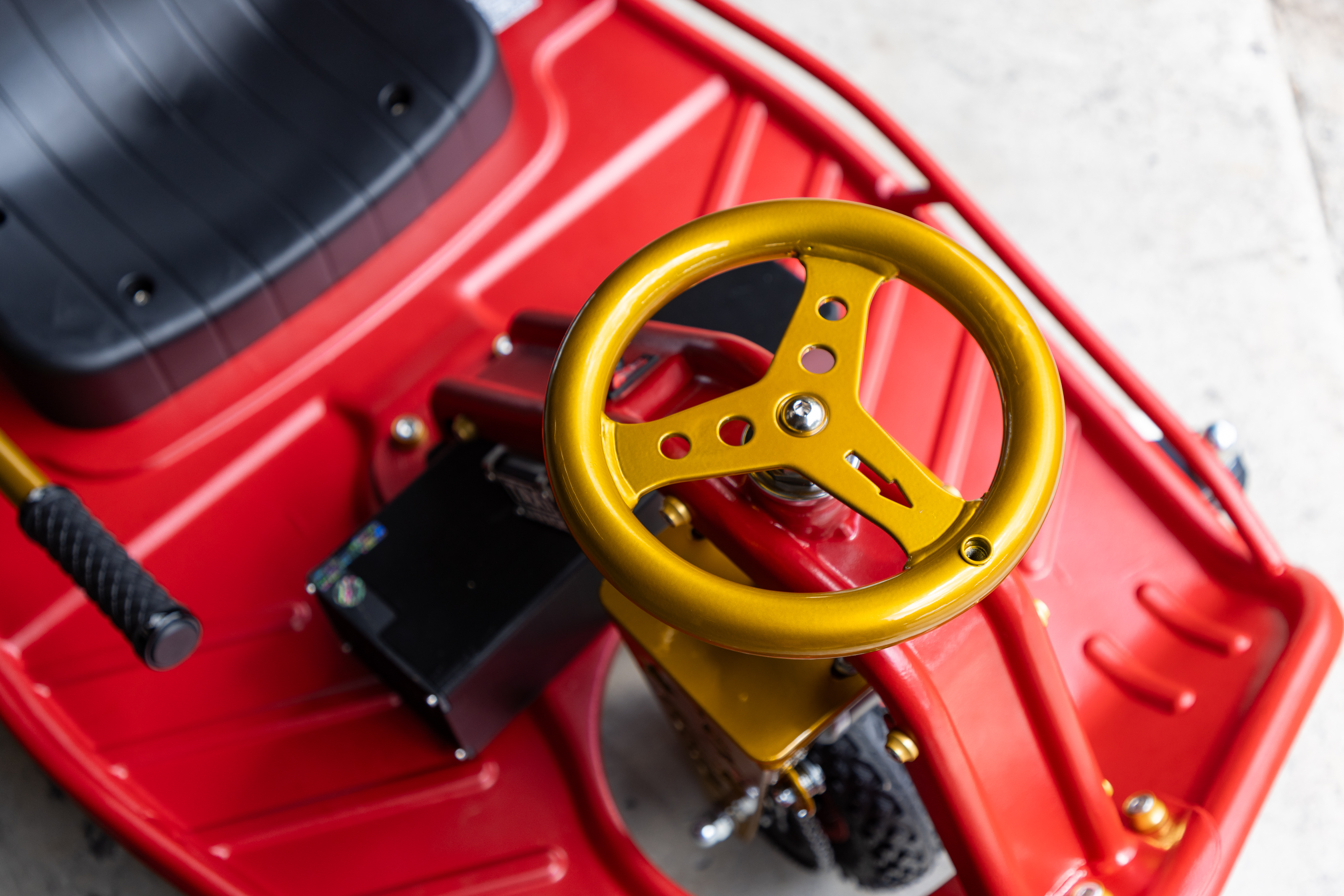 Racer Red/Illusion Gold Prize Taxi Garage Stage 4 Crazy Cart ...