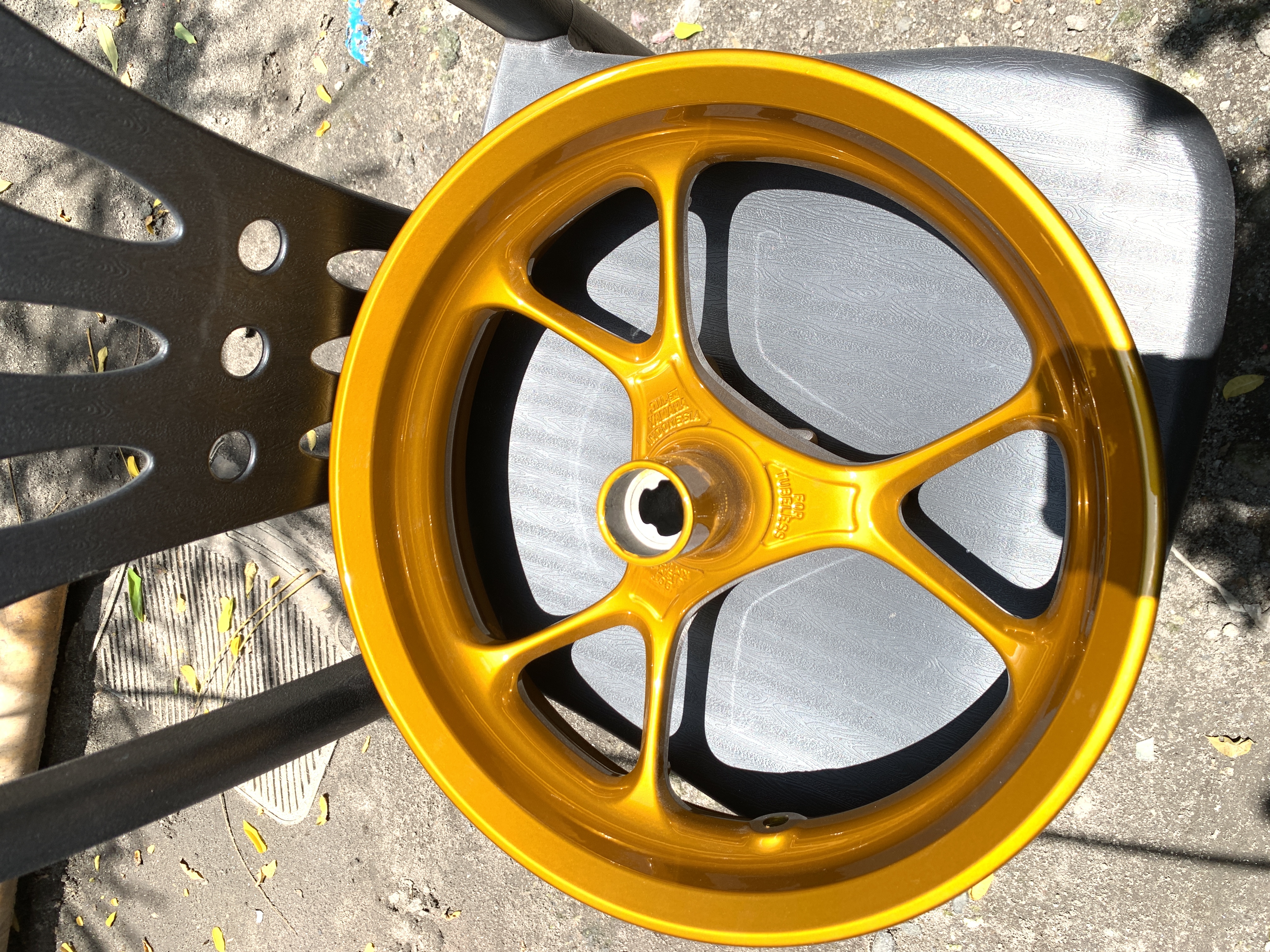 Nmax rims-illusion gold prize | Prismatic Powders