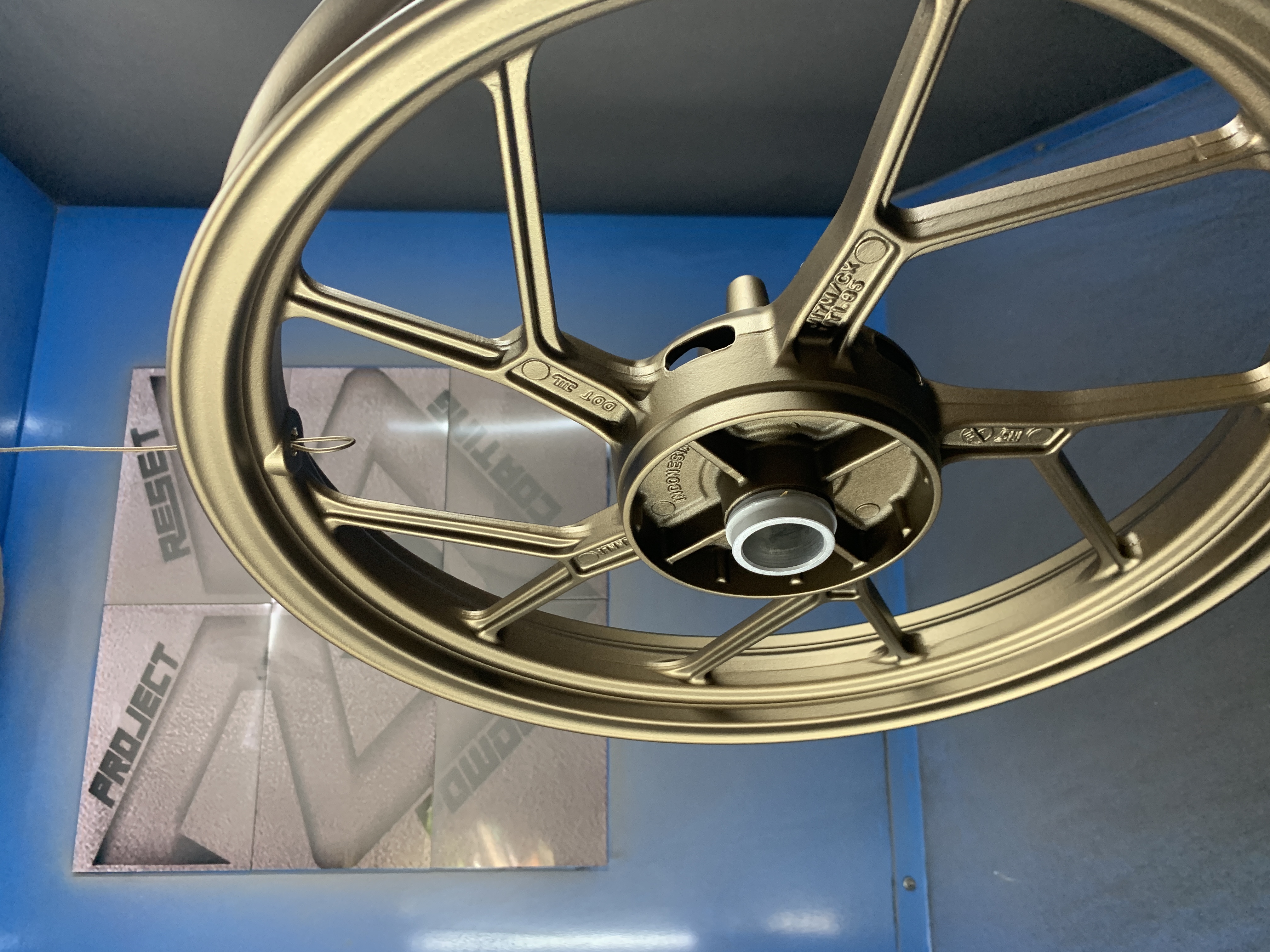 Raider150 rims | Prismatic Powders