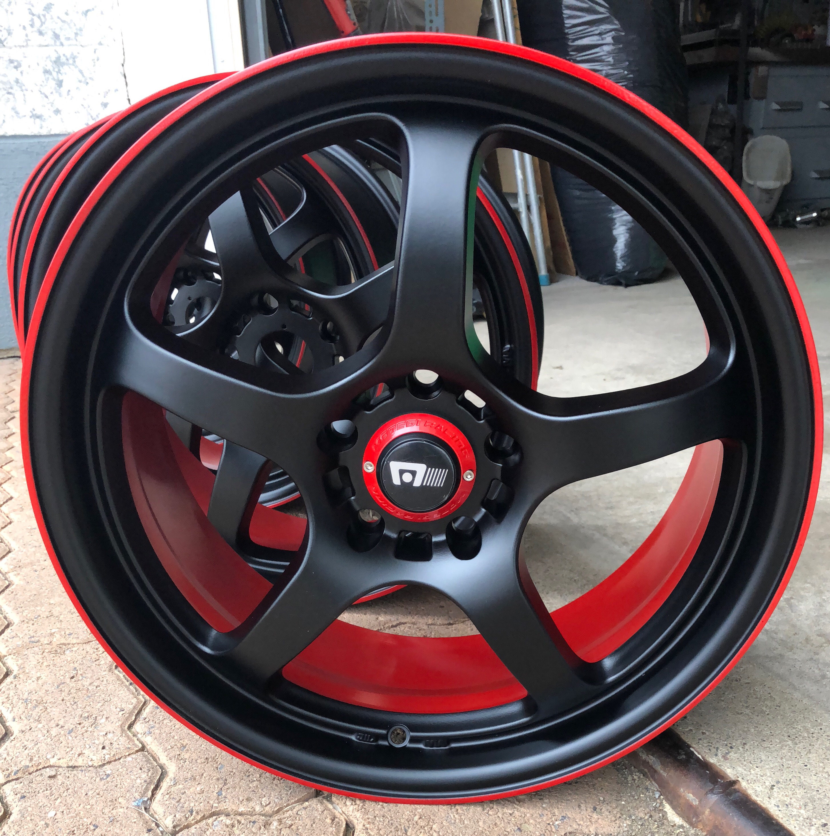 Two Tone Black / Red 18