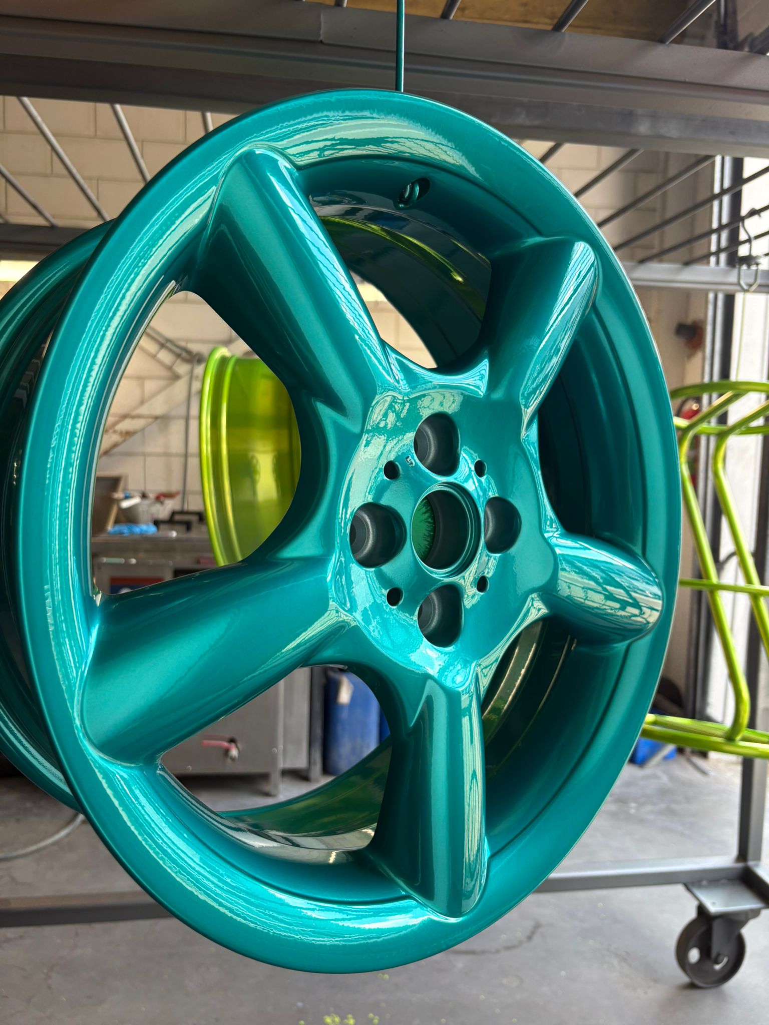 Wheels with Upb-2043 | Prismatic Powders