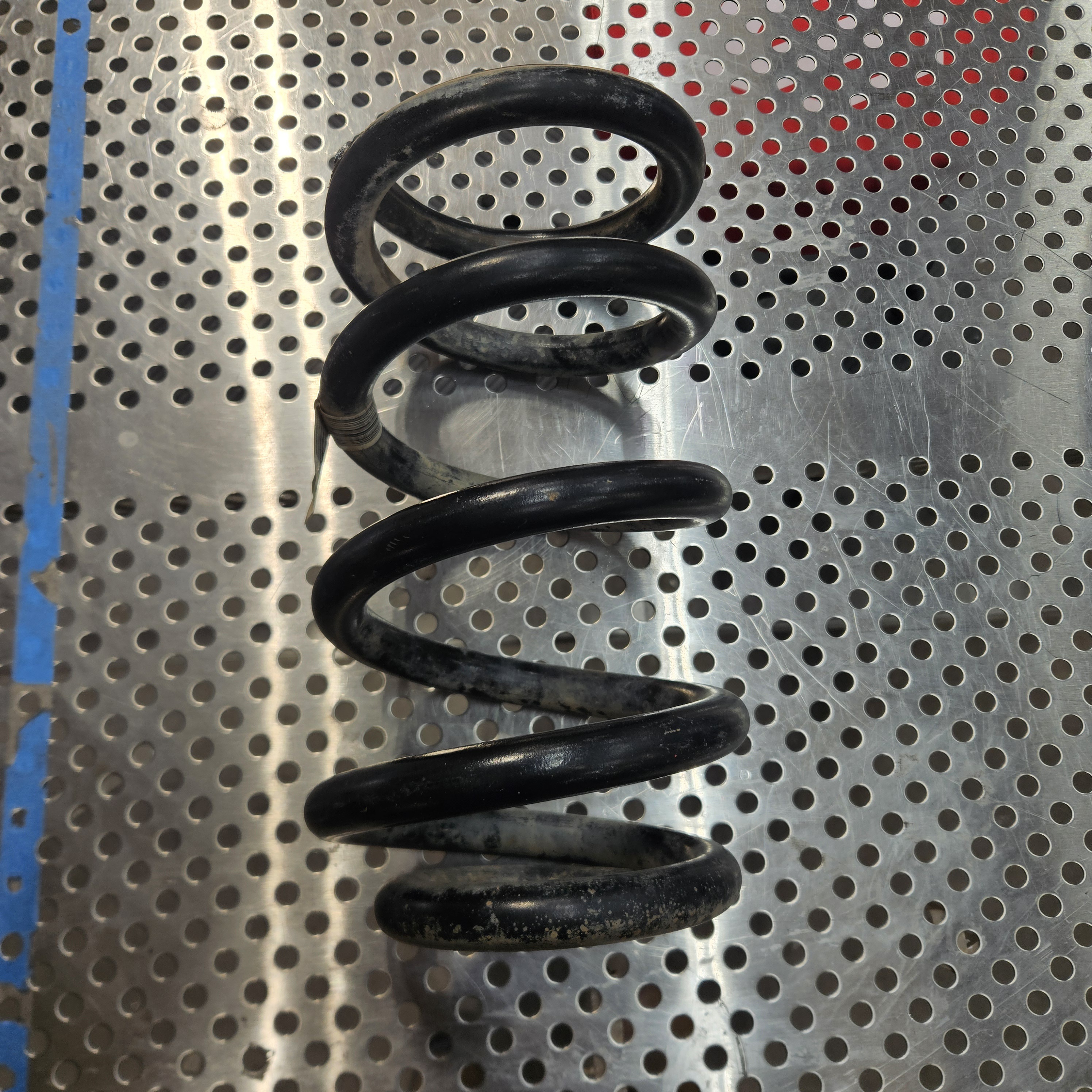 Spring Spring Powder Spring coated in Pms-2569 | Prismatic Powders