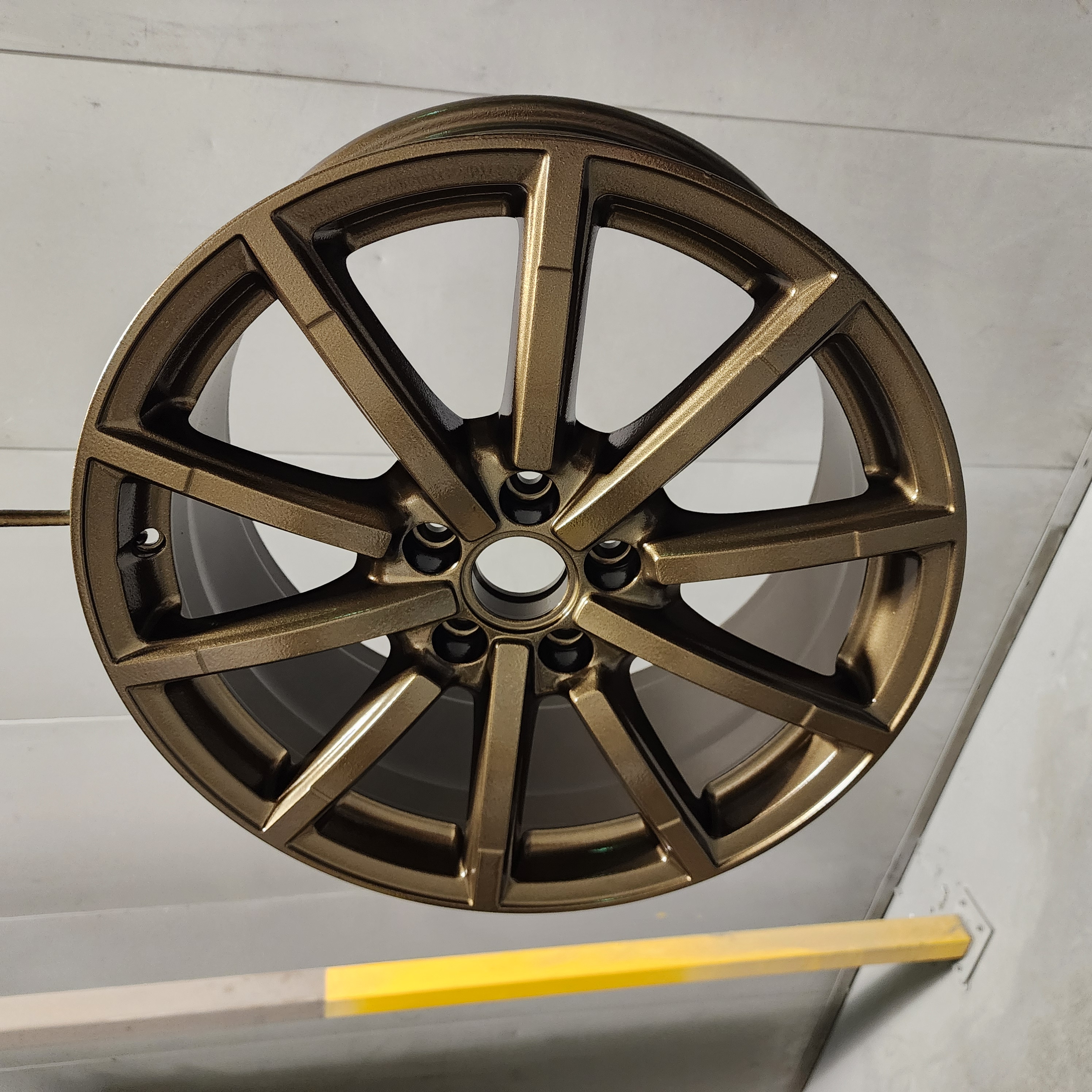 Custom Wheels finished in Bronze Chrome | Prismatic Powders