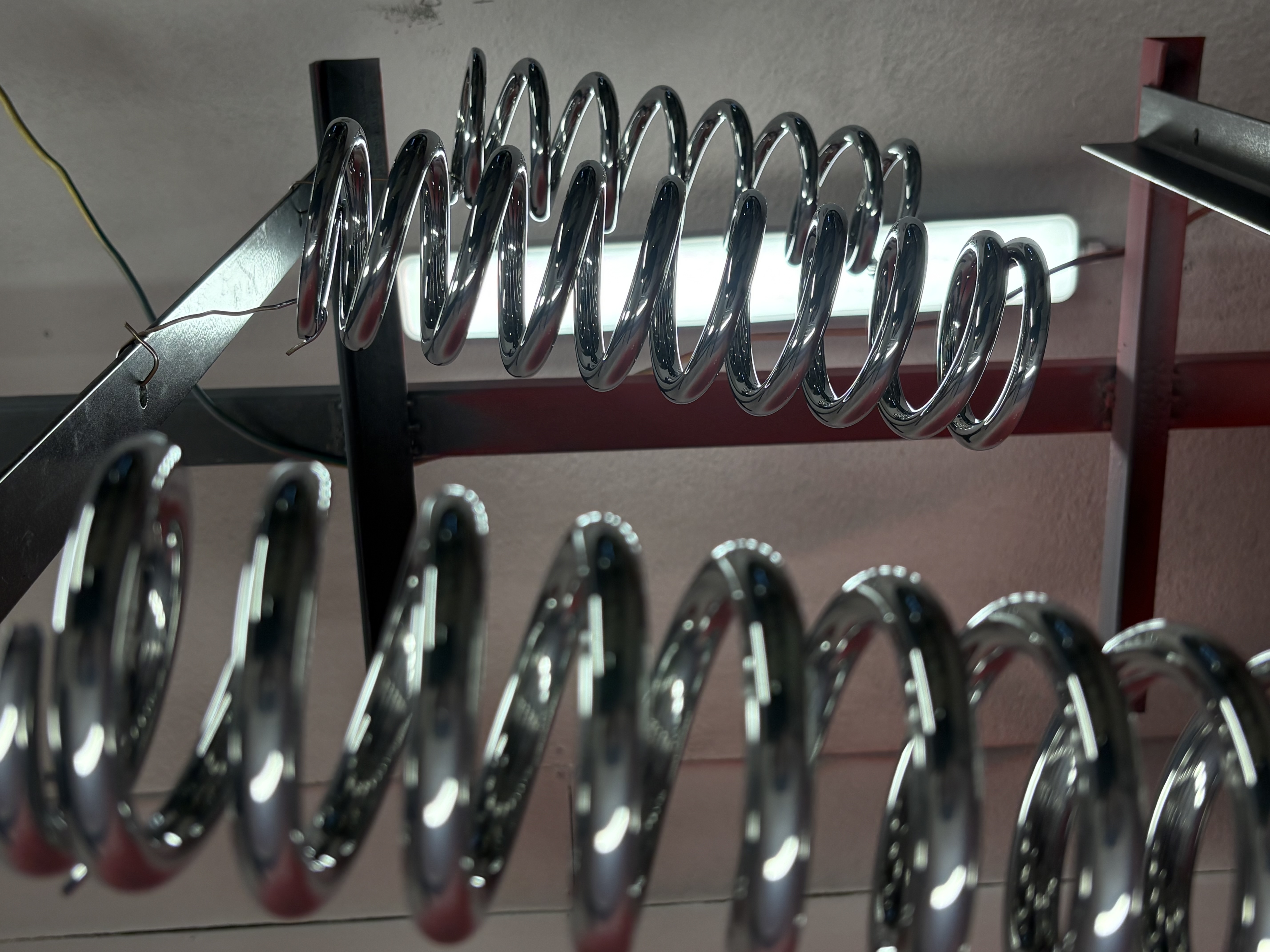 Dirt-Bike Springs finished in Ups-1506 and Ums-10671 | Prismatic Powders