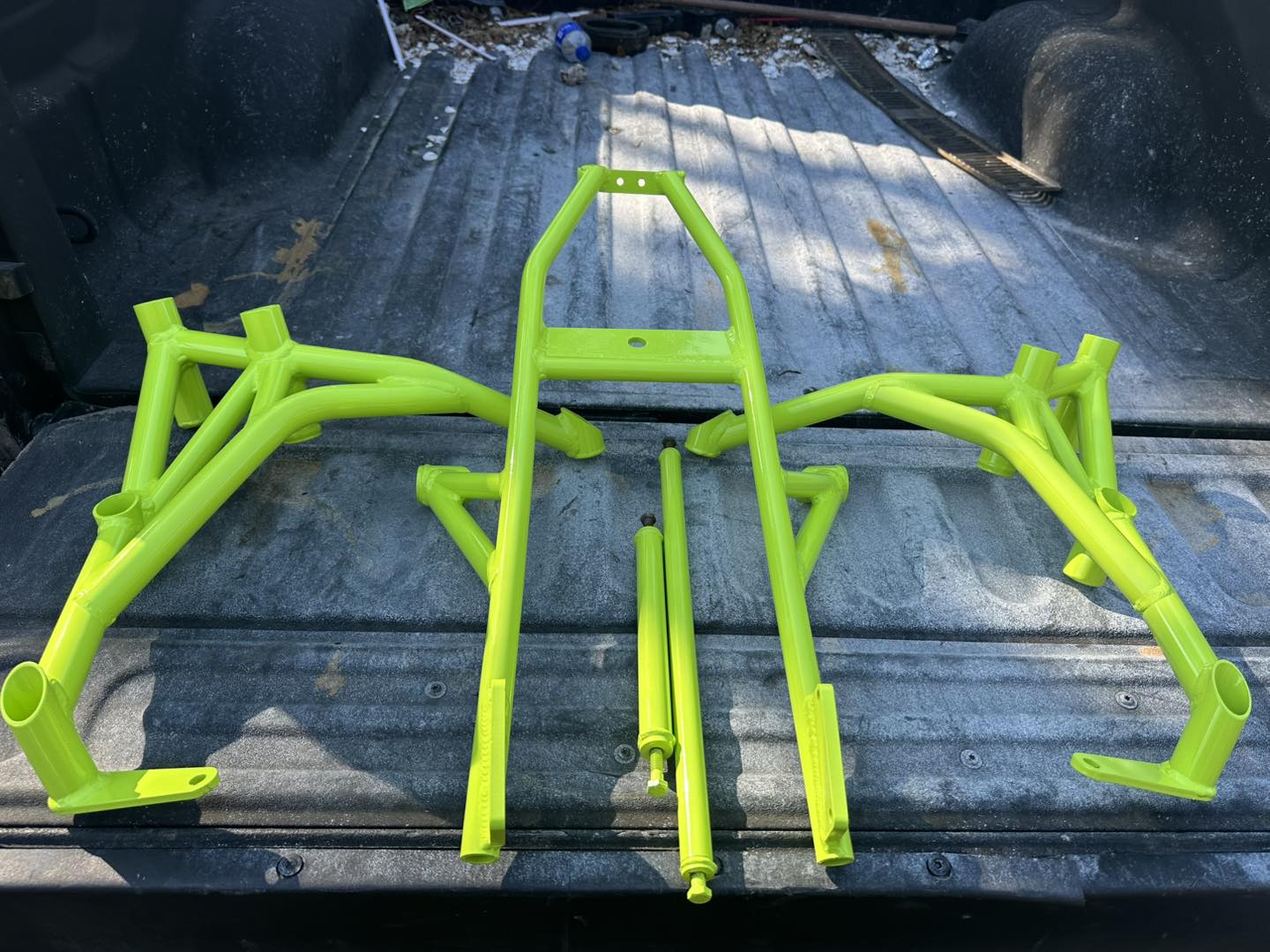 Manta Green Frame Parts Motorcycle | Prismatic Powders