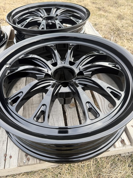 Gloss Black Rims | Prismatic Powders