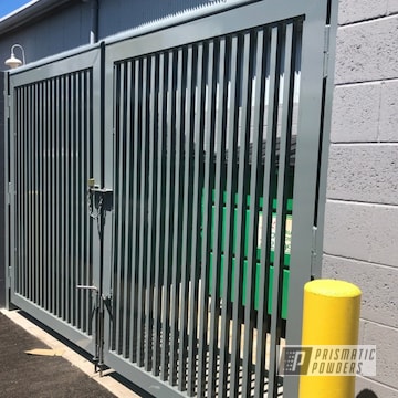 Powder Coated Grey Fabricated Gate