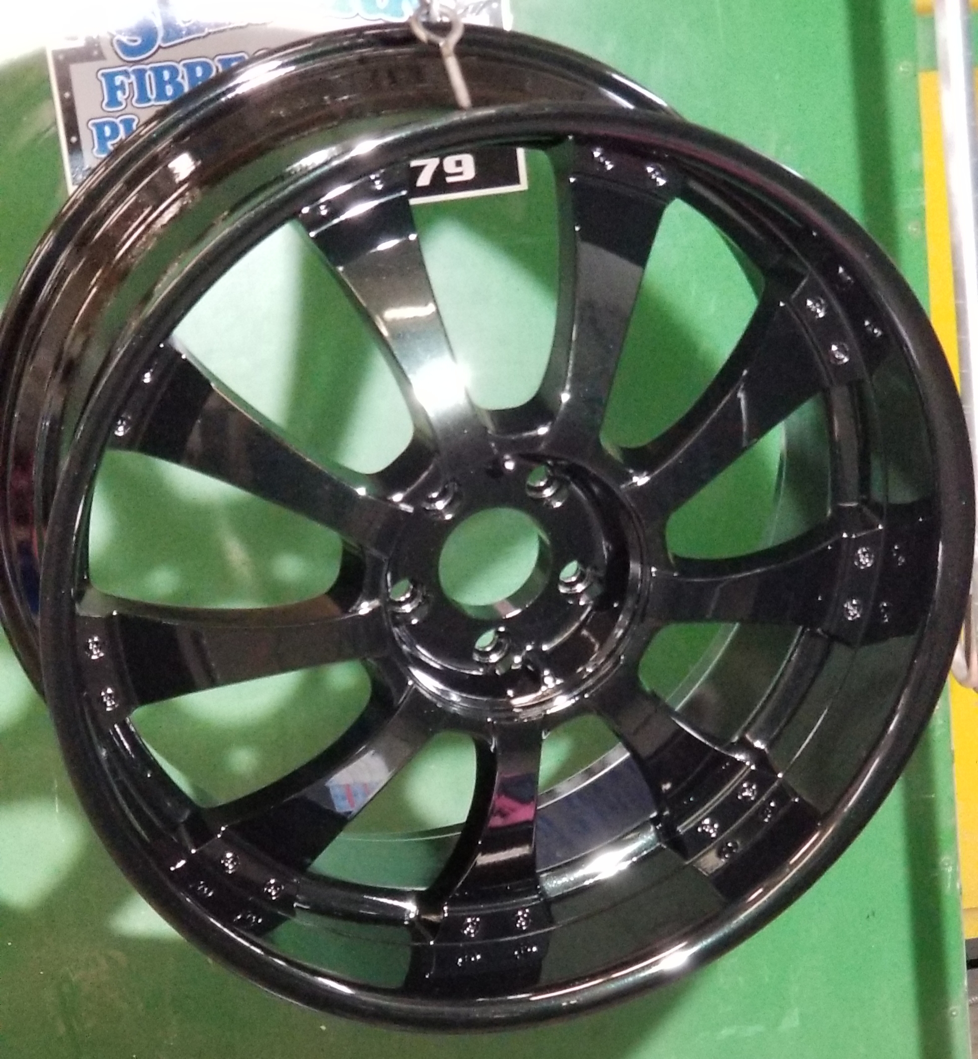 Land Rover Rims finished with Sable Black Jade | Prismatic Powders