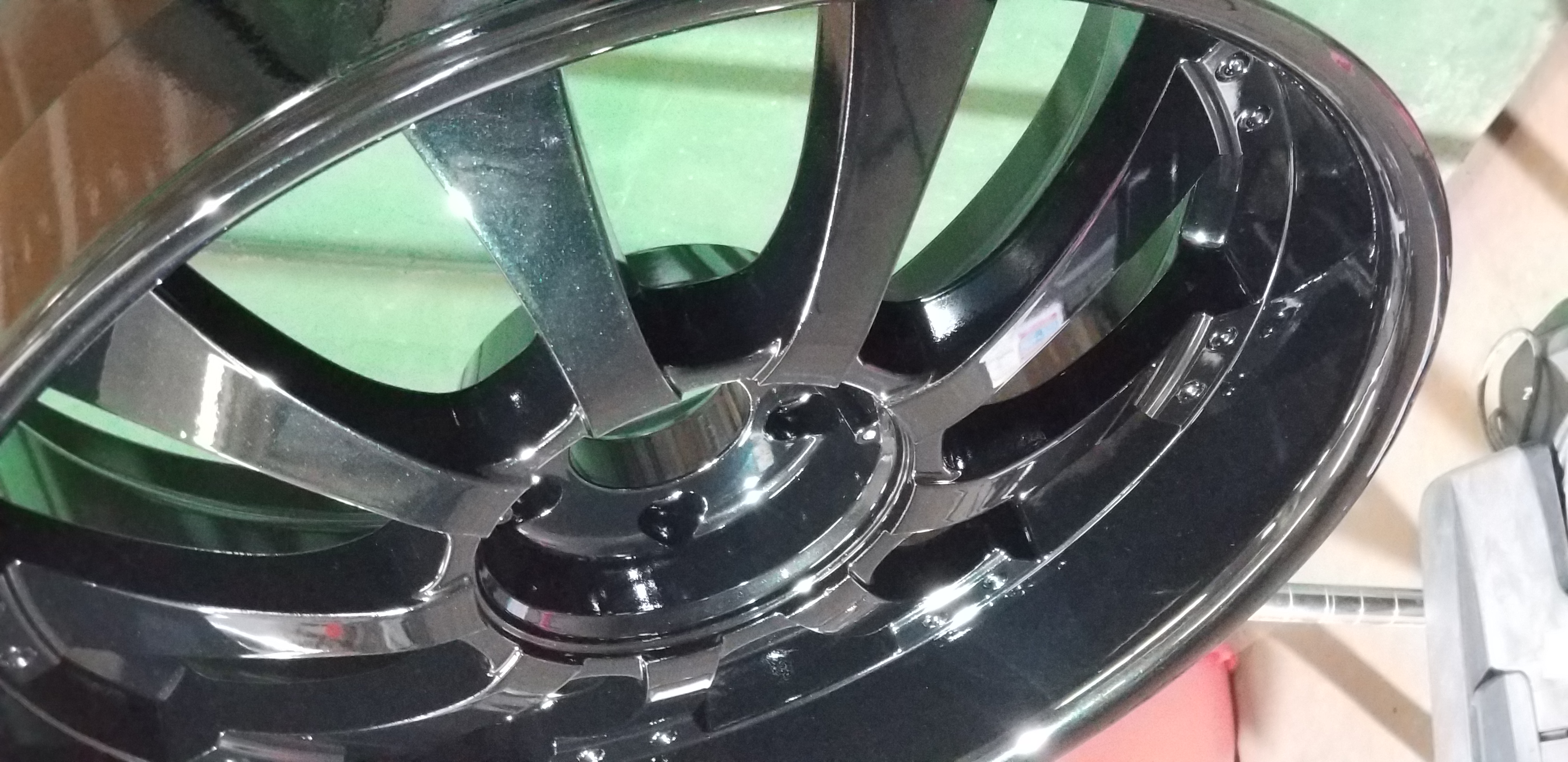 Land Rover Rims finished with Sable Black Jade | Prismatic Powders