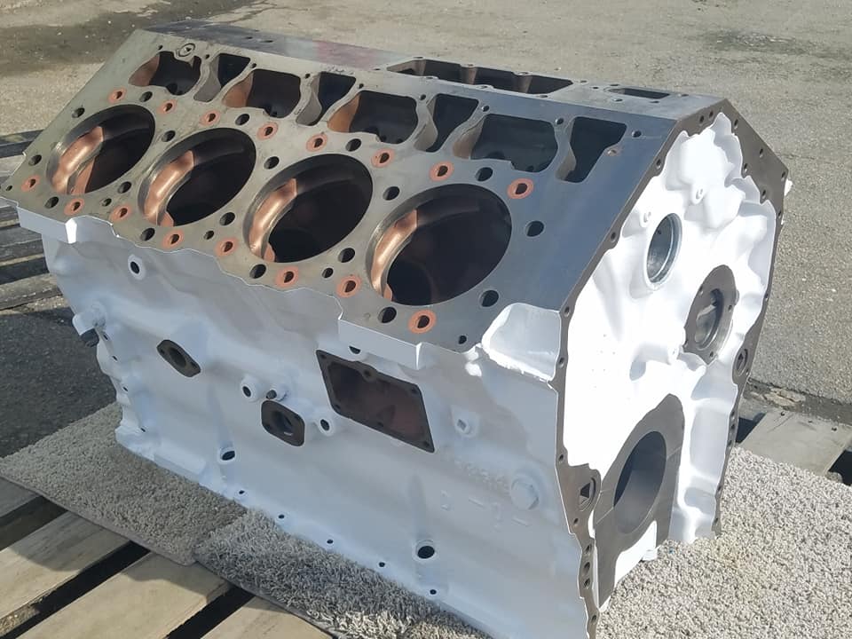 Caterpillar 3408 Engine finished in Dew White | Prismatic Powders