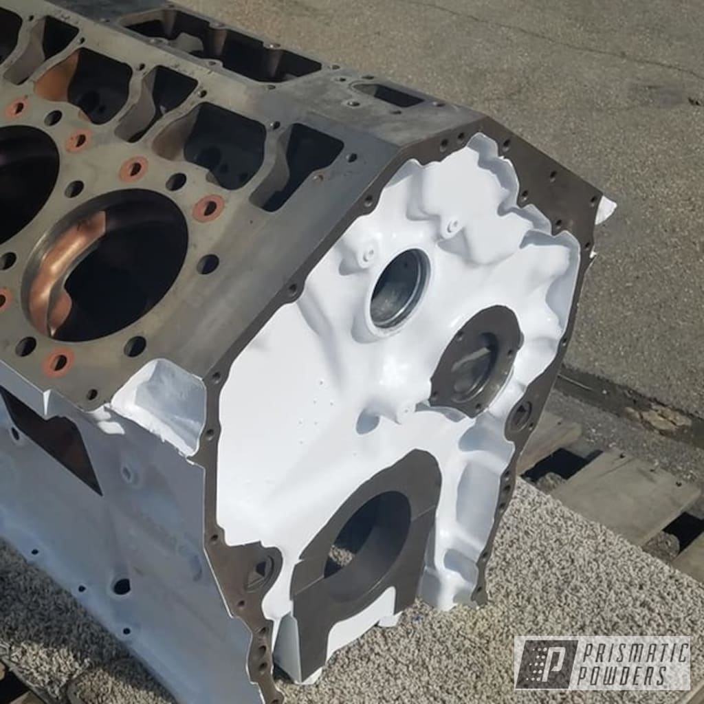 Caterpillar 3408 Engine Finished In Dew White Prismatic Powders