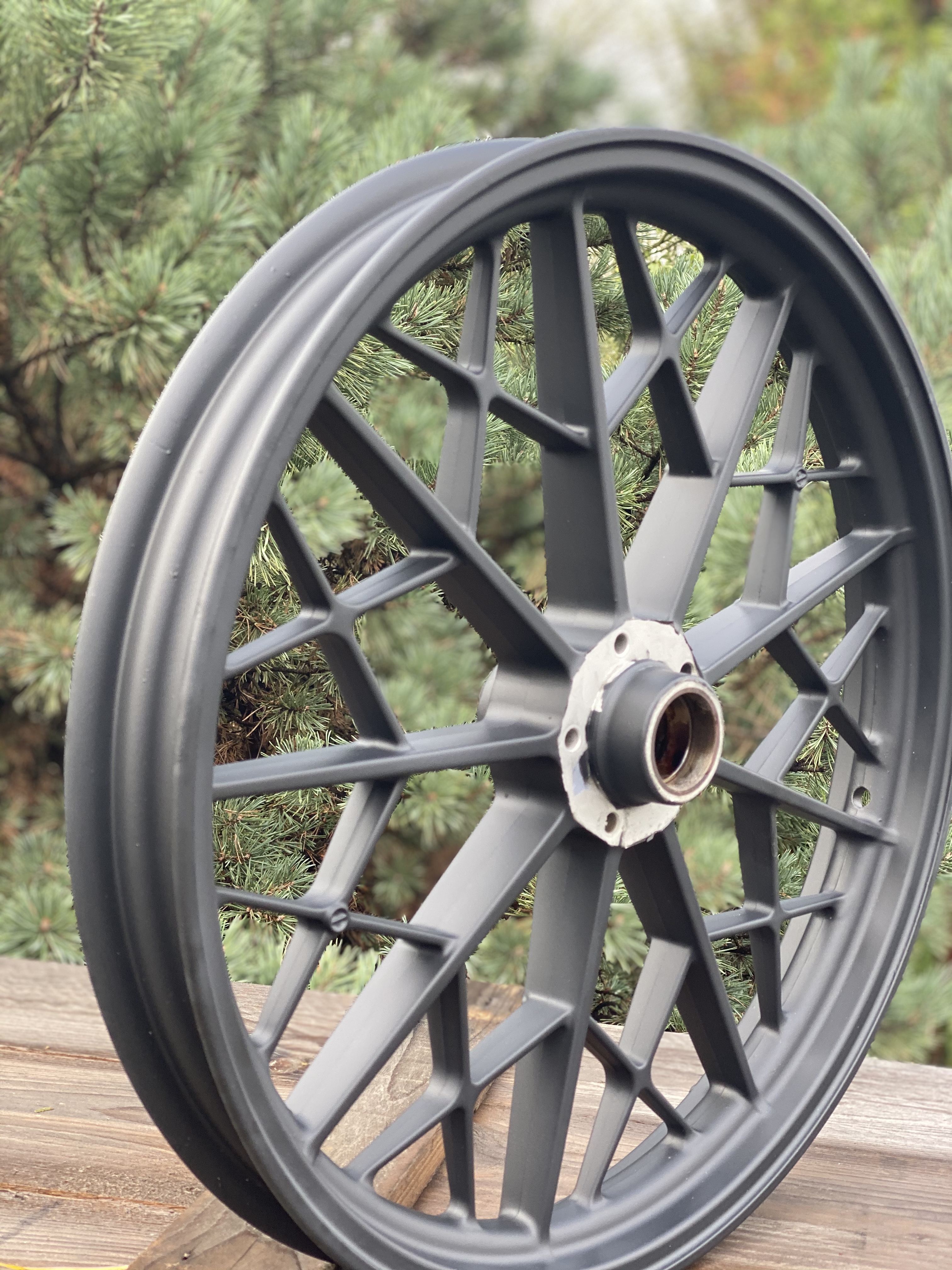 BMW Motorcycle Wheels finished in Ink Black and Casper Clear