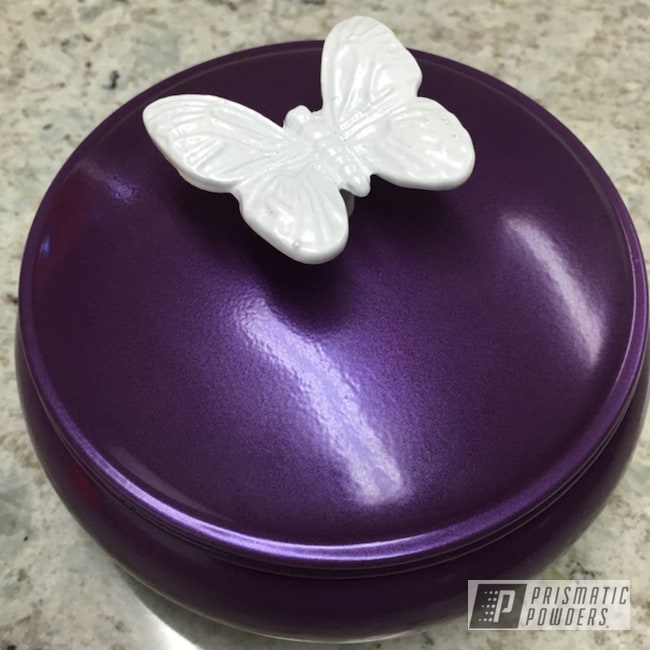 Butterfly Trinket Box Coated In Pearlized White Ii With Plum Lilac