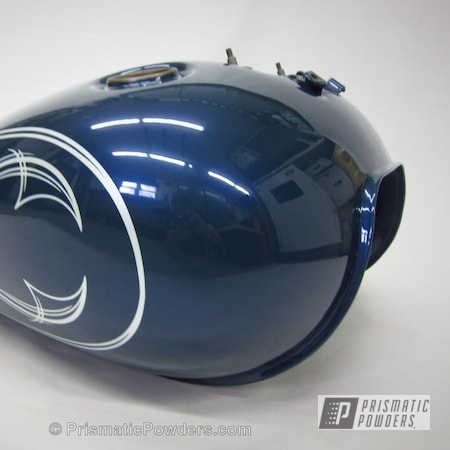 Powder Coating: Motorcycles,Custom,Pearl White PMB-4364,Fuel Tank,Kail Blue PMB-6752,Clear Vision PPS-2974,Blue,fender,blue in Kail Blue,powder coated,pin stripping