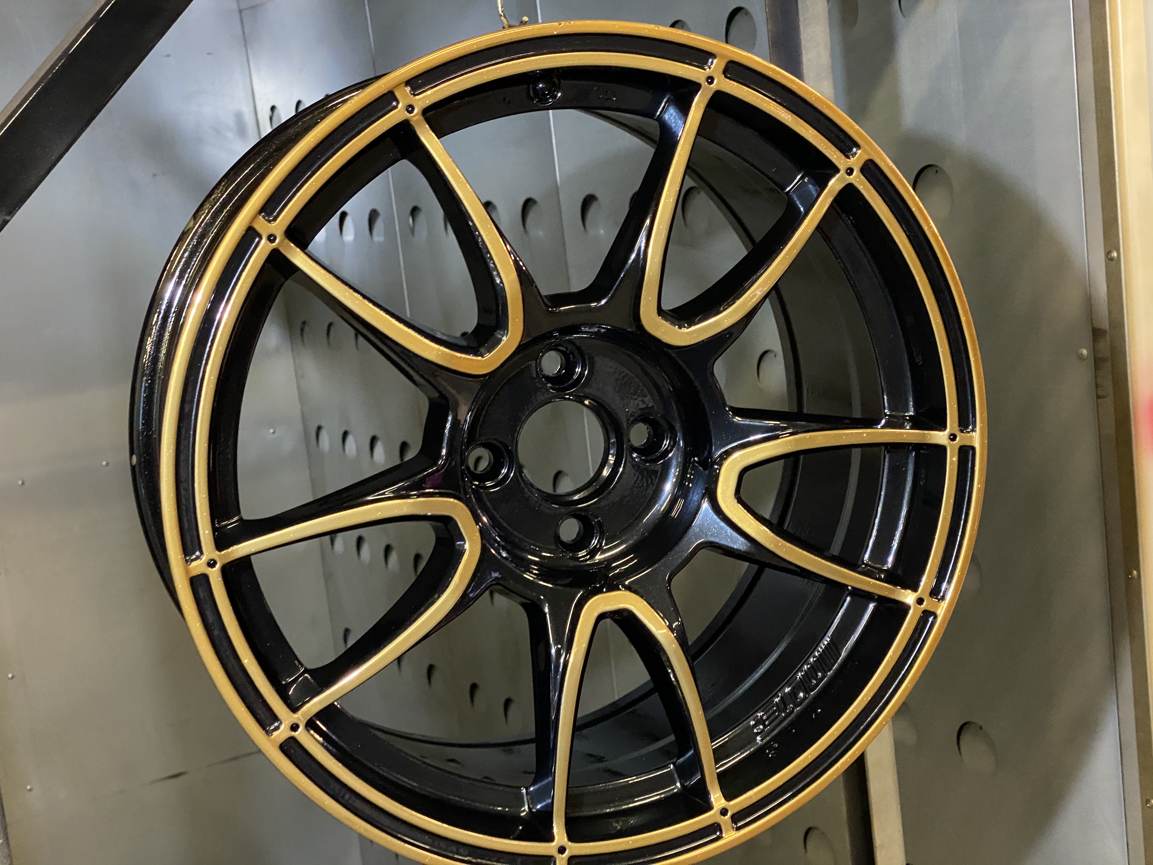 Powder Coated Two Toned Mini Cooper Rims | Prismatic Powders