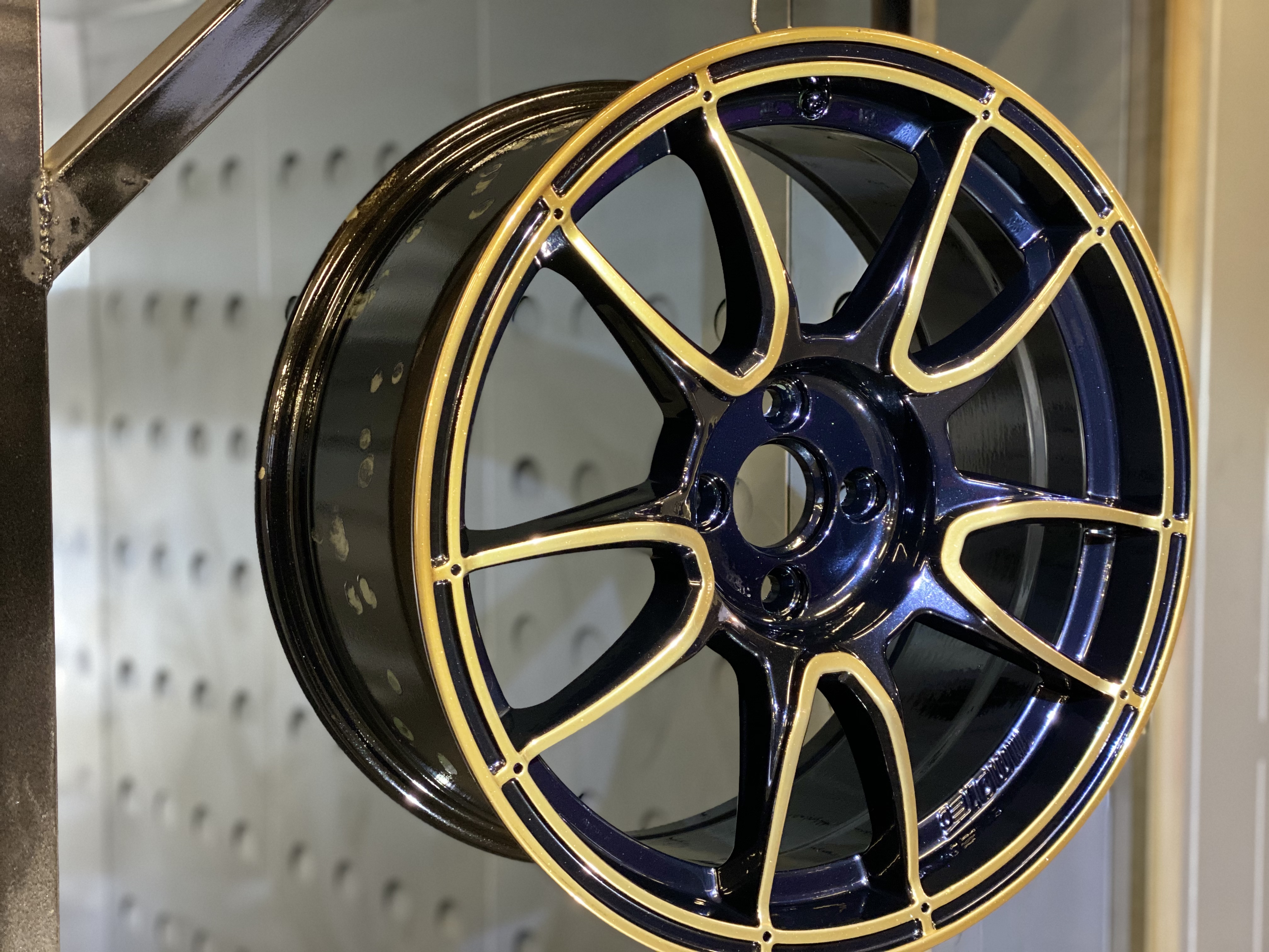 Powder Coated Two Toned Mini Cooper Rims | Prismatic Powders