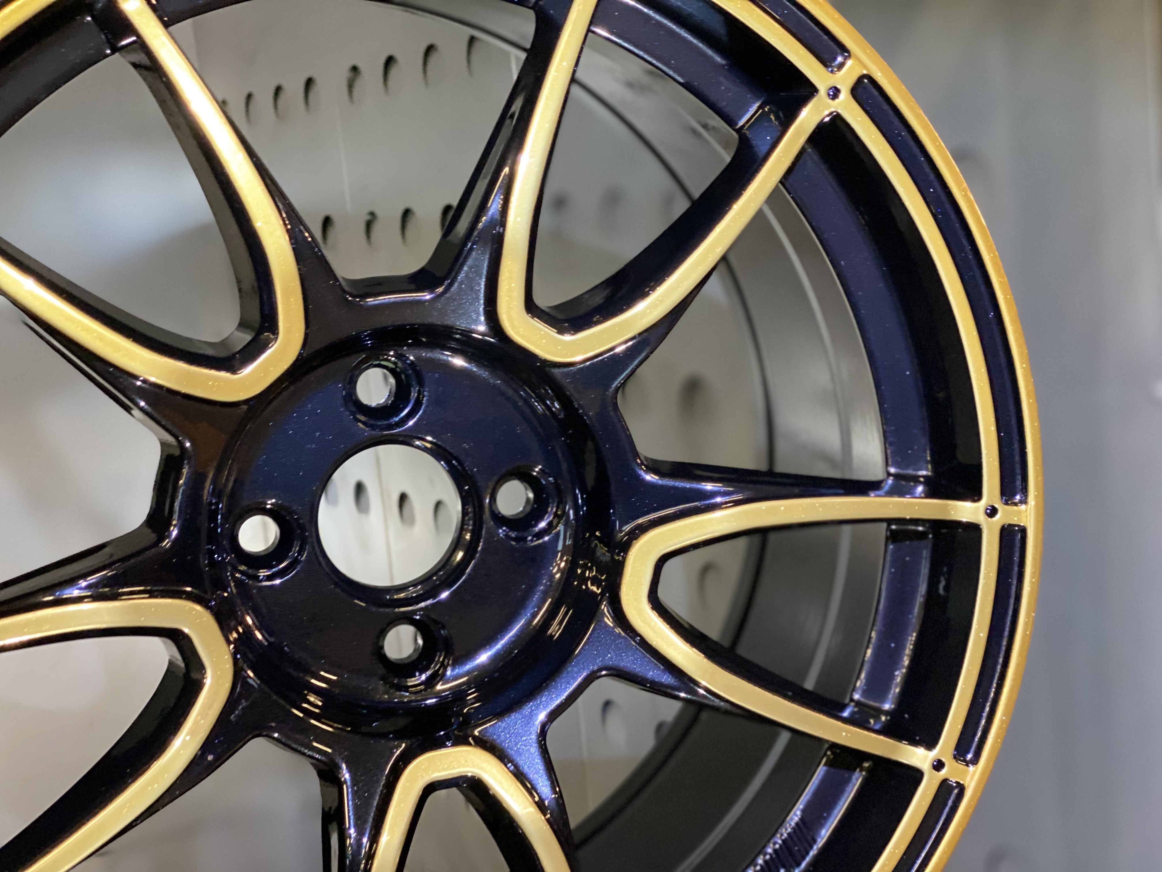 Powder Coated Two Toned Mini Cooper Rims | Prismatic Powders
