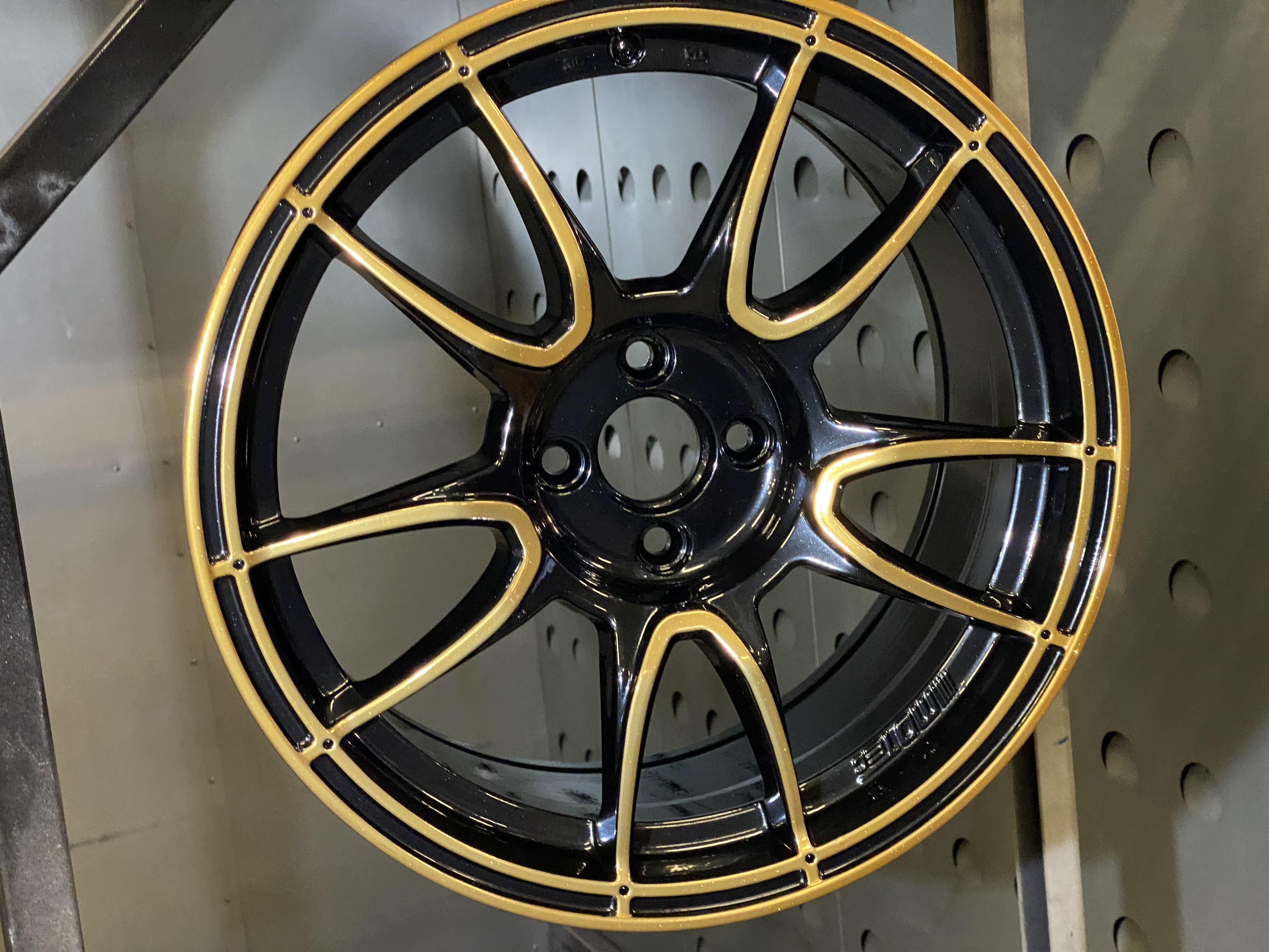 Powder Coated Two Toned Mini Cooper Rims | Prismatic Powders