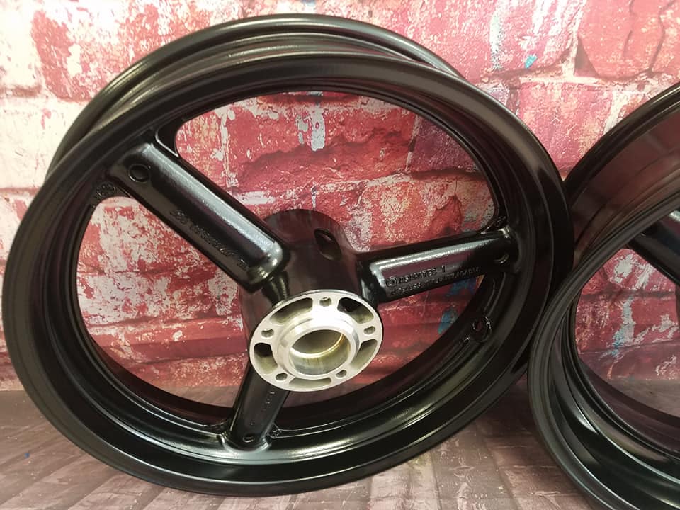 Aluminum Motorcycle Rims coated with Card Black | Prismatic Powders