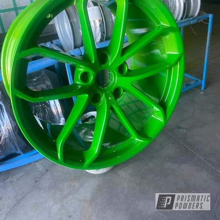 Powder Coating: 2 Stage Application,Illusion Lime Time PMB-6918,20" Aluminum Wheels,BMW Silver PMB-6525,20",Clear Vision PPS-2974,Porsche,Automotive,powder coated,Wheels