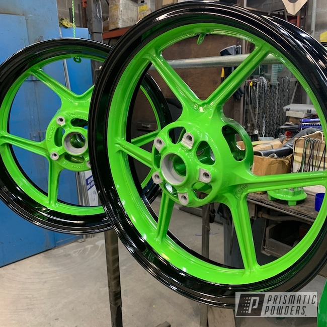 Three Stage Kawasaki ZX10 Wheels finished with Clear Vision, Kiwi 